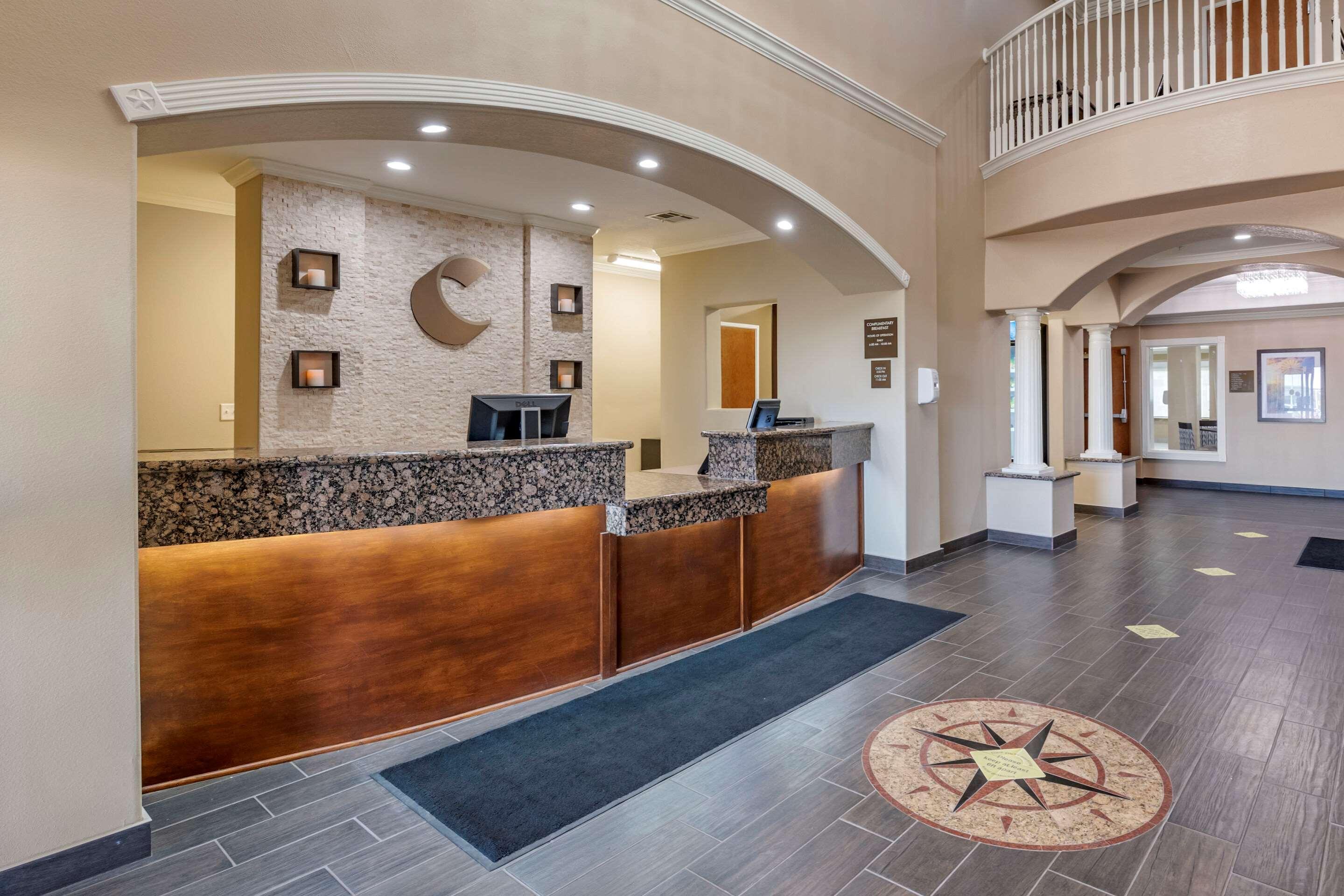 Comfort Inn & Suites — photo 4