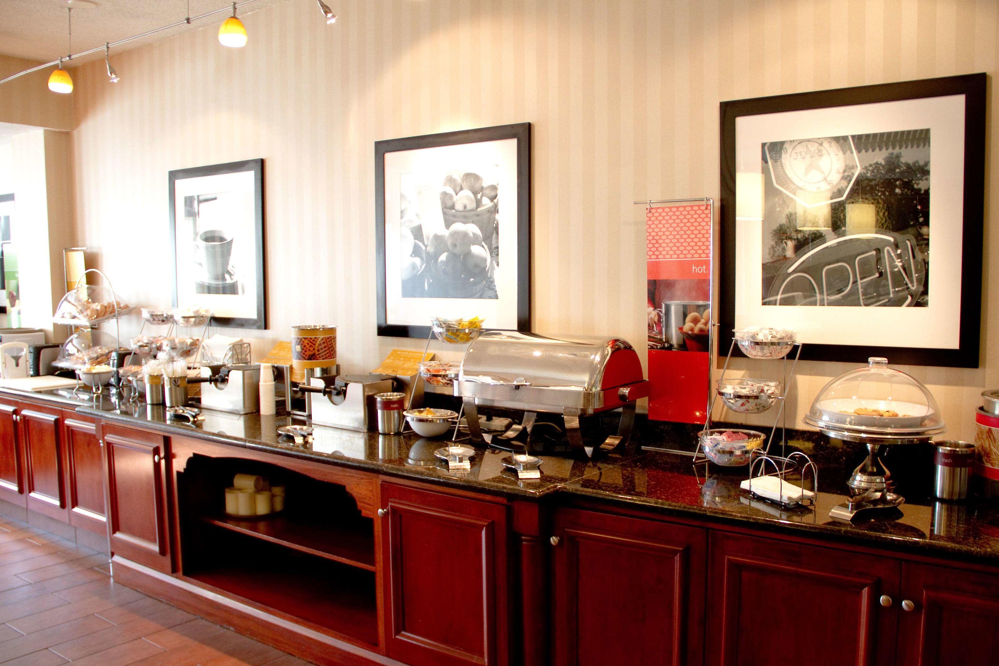 Hampton Inn Charleston Downtown - Civic Center — photo 4