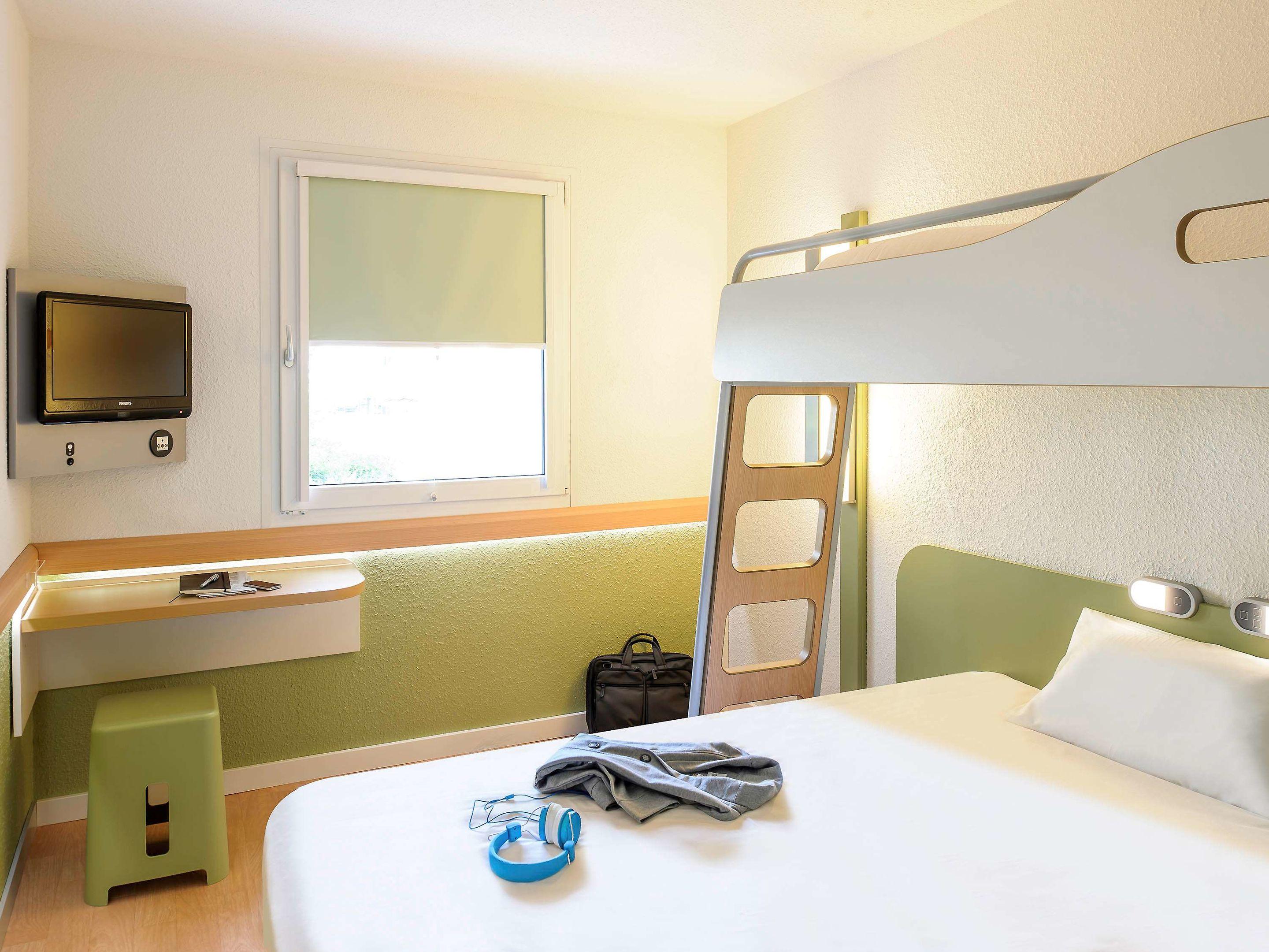 ibis budget Newport — photo 4