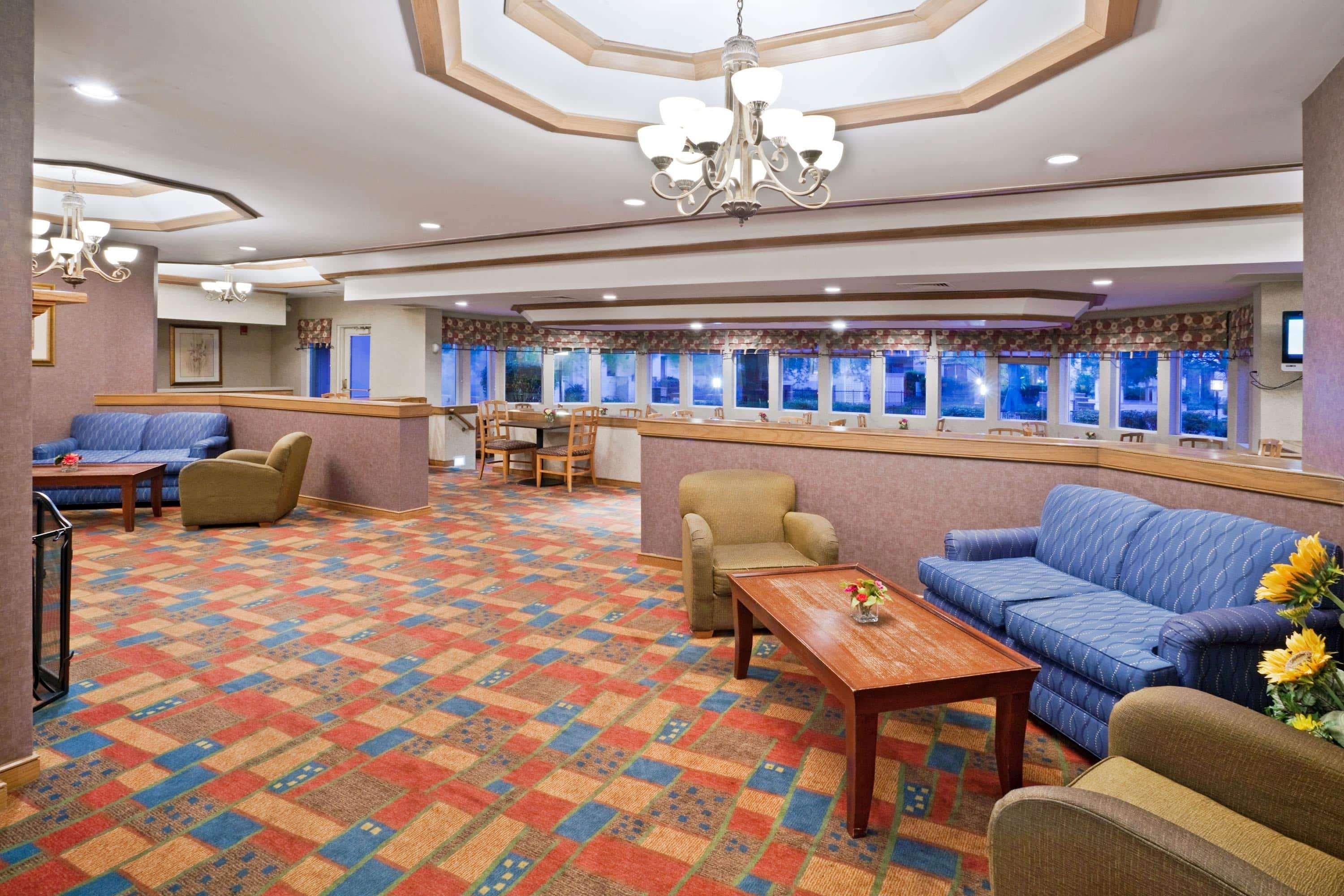 La Quinta Inn & Suites Overland Park — photo 5
