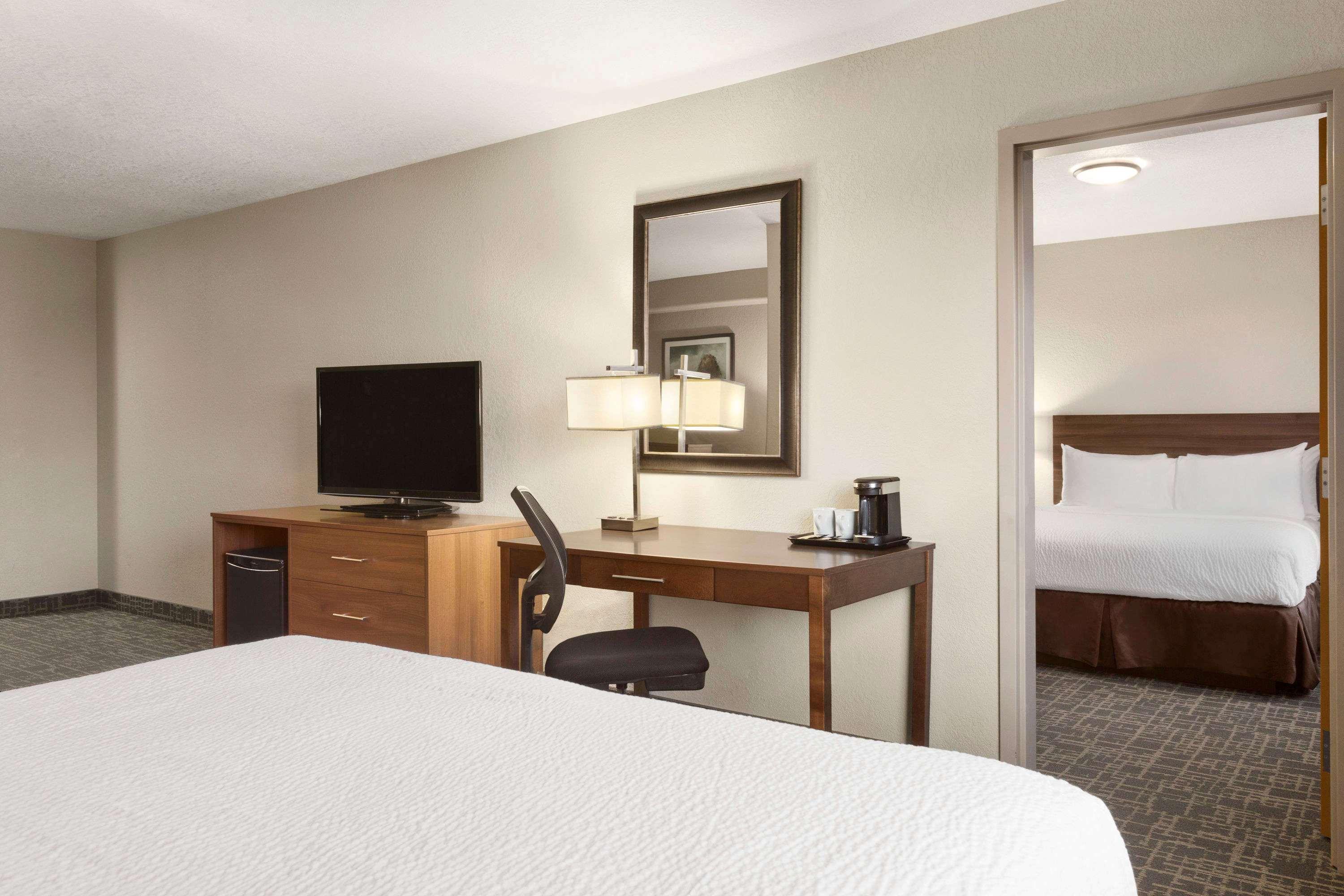 Days Inn & Suites Yorkton — photo 4