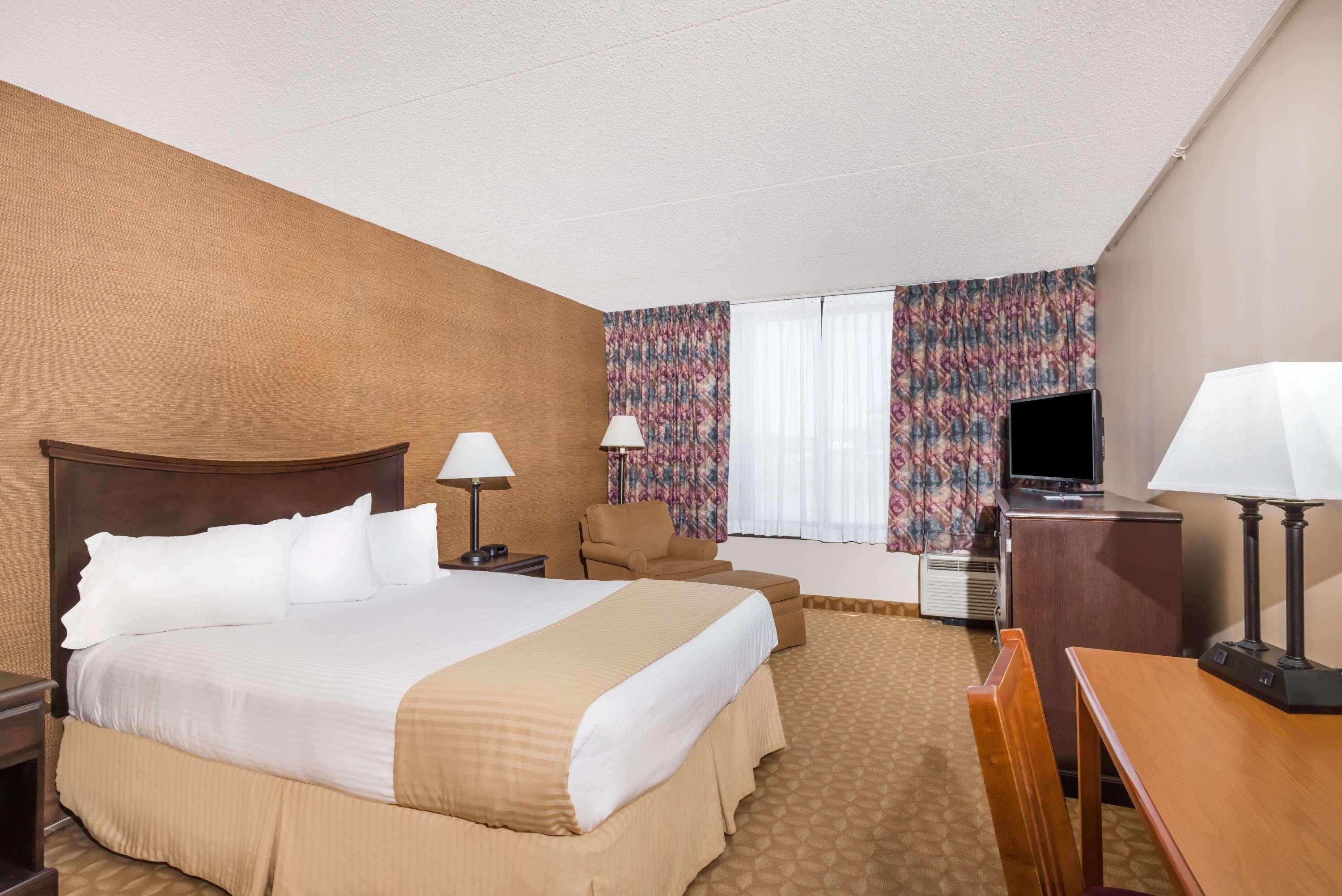 Ramada Watertown — photo 3