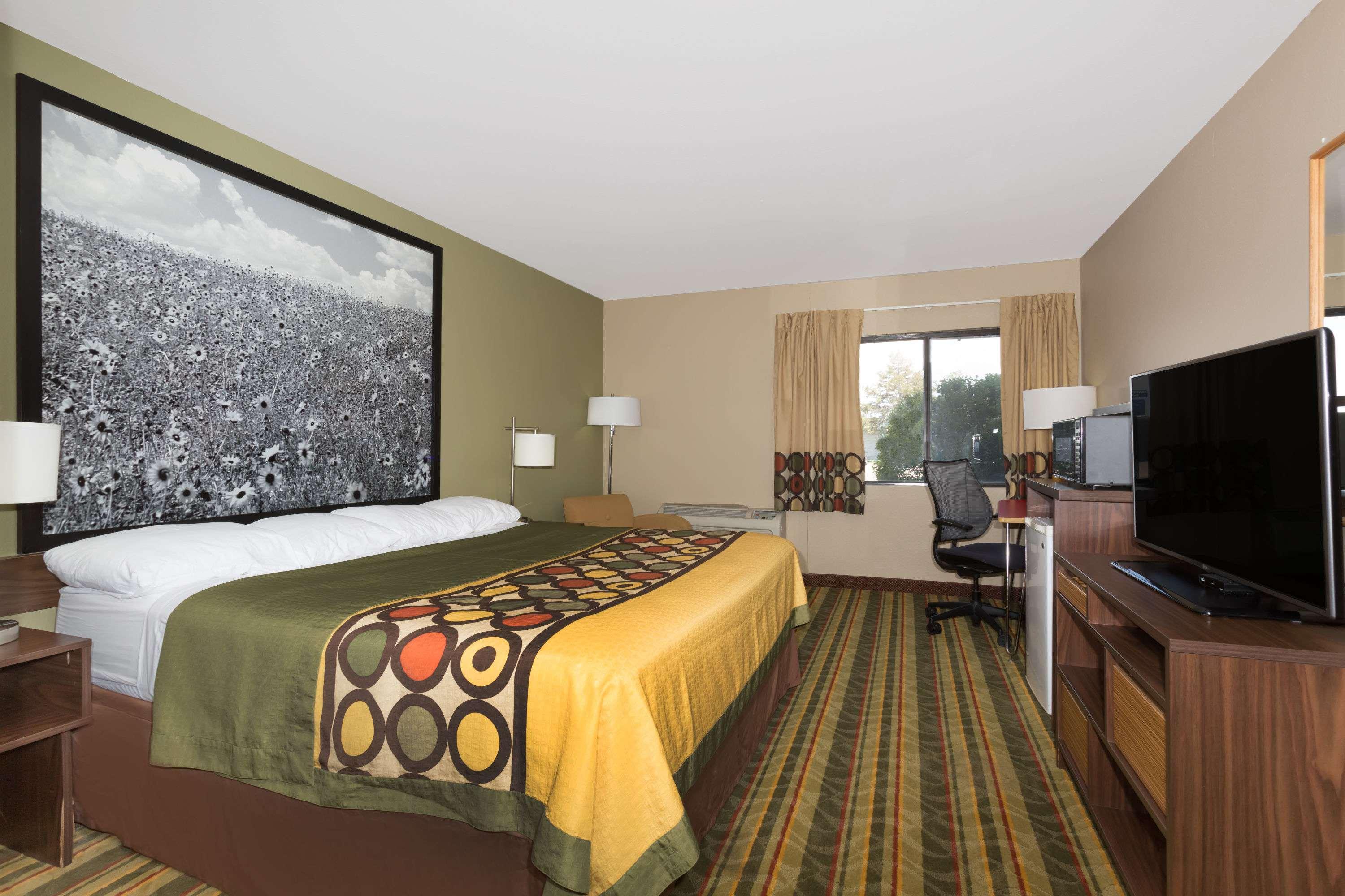 Super 8 by Wyndham Sterling CO — photo 5