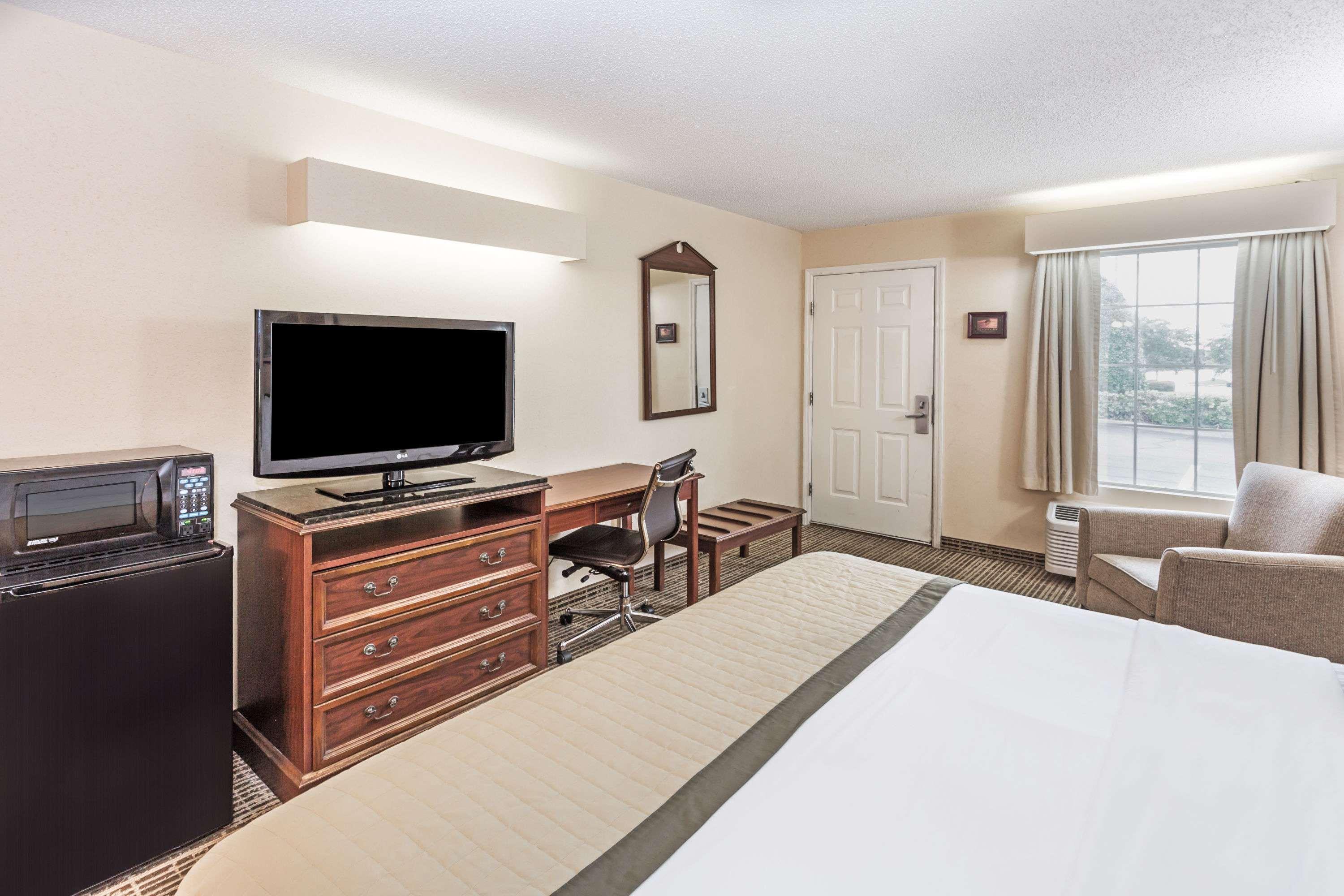 Baymont by Wyndham Valdosta at Valdosta Mall — photo 5