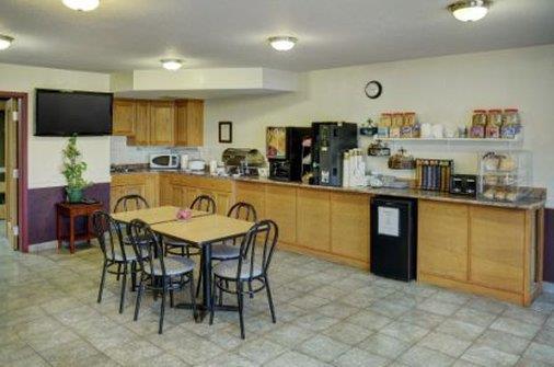 Lakeview Inn & Suites Edson — photo 5