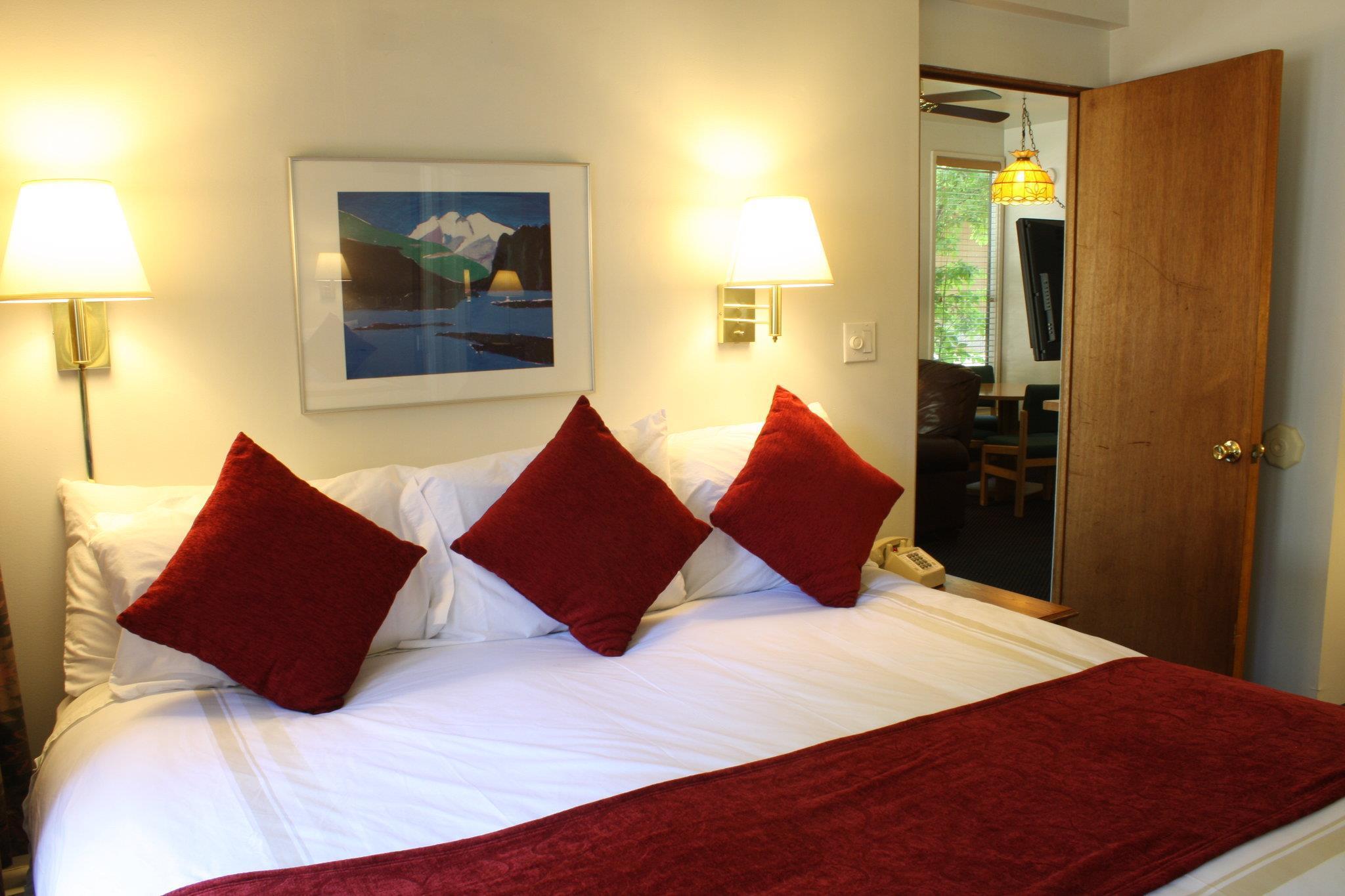 St. Moritz Lodge & Condos — photo 3