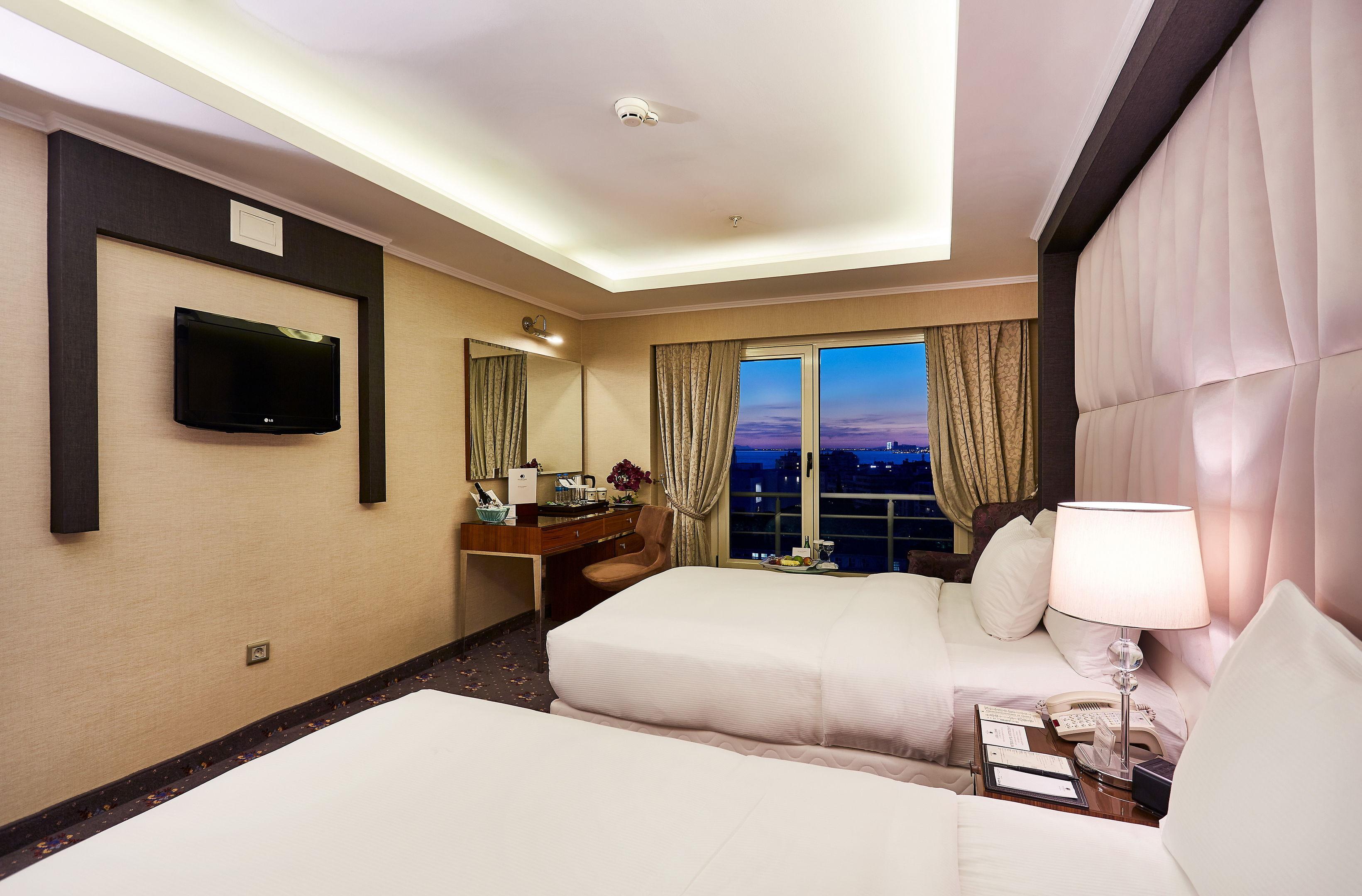 DoubleTree by Hilton Hotel Izmir - Alsancak — photo 4