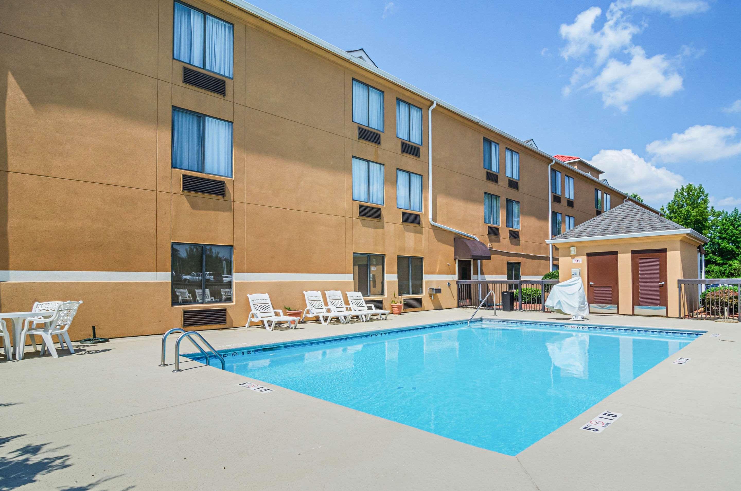 Comfort Inn & Suites — photo 5
