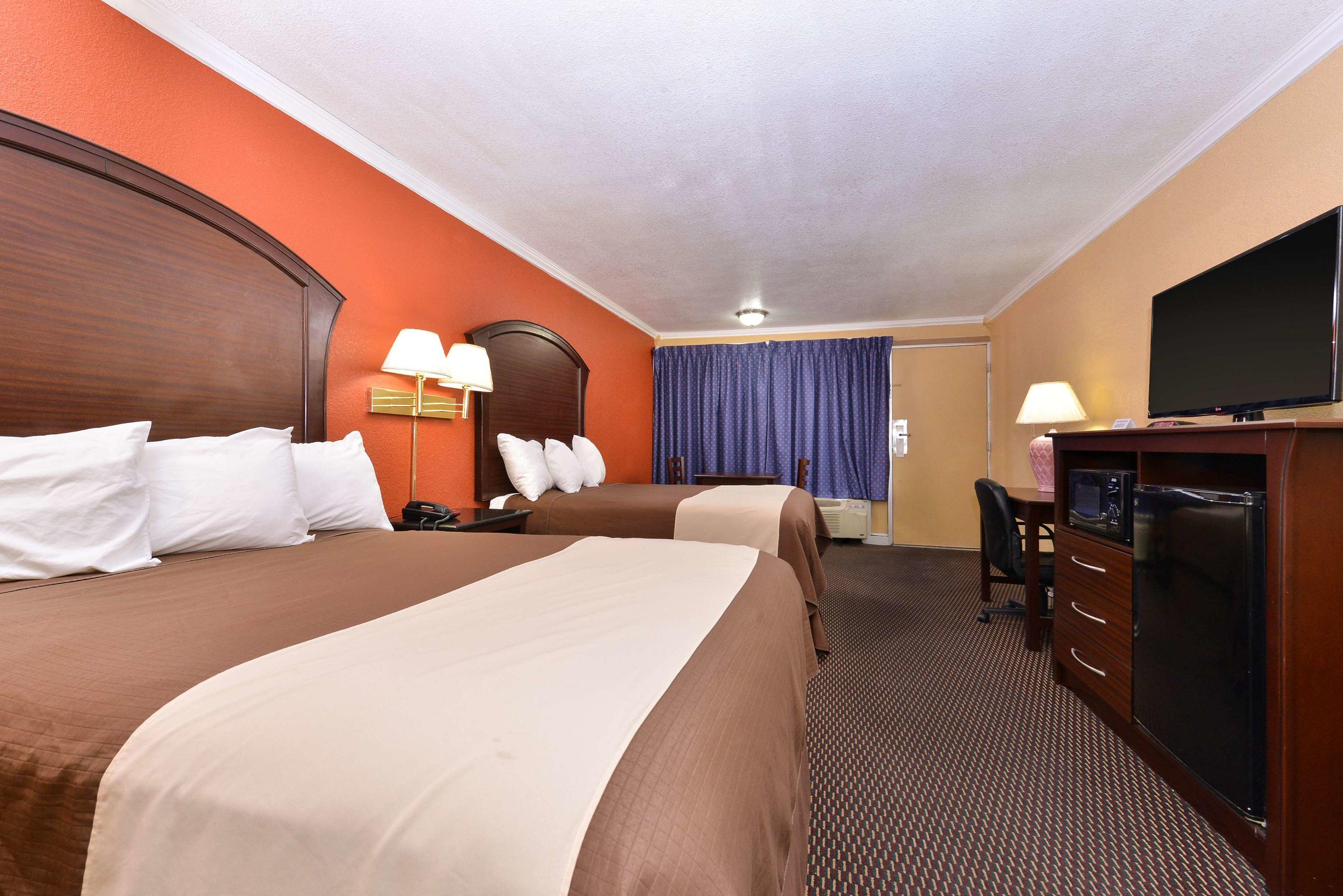 Americas Best Value Inn Schulenburg — photo 5