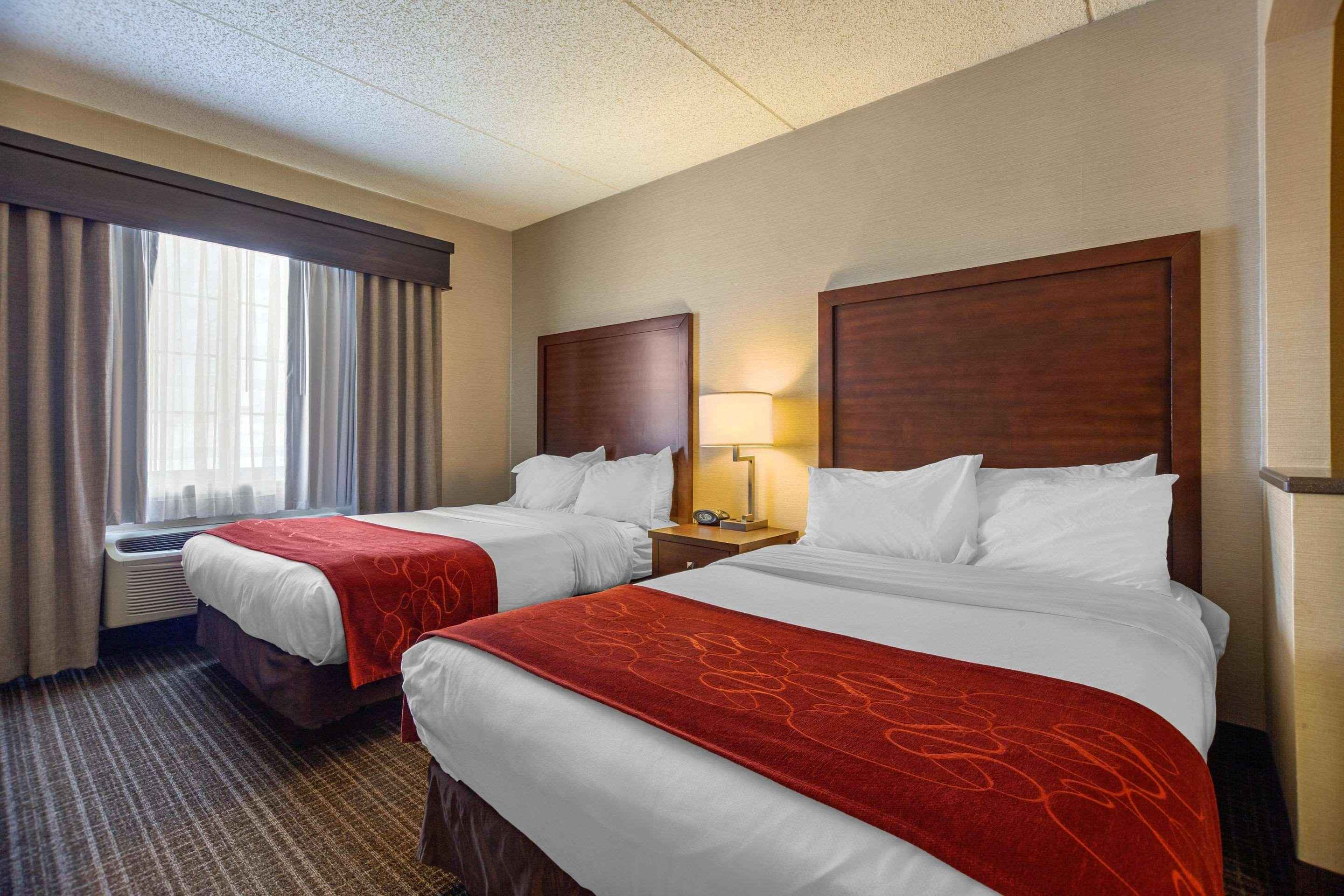 Comfort Suites — photo 4