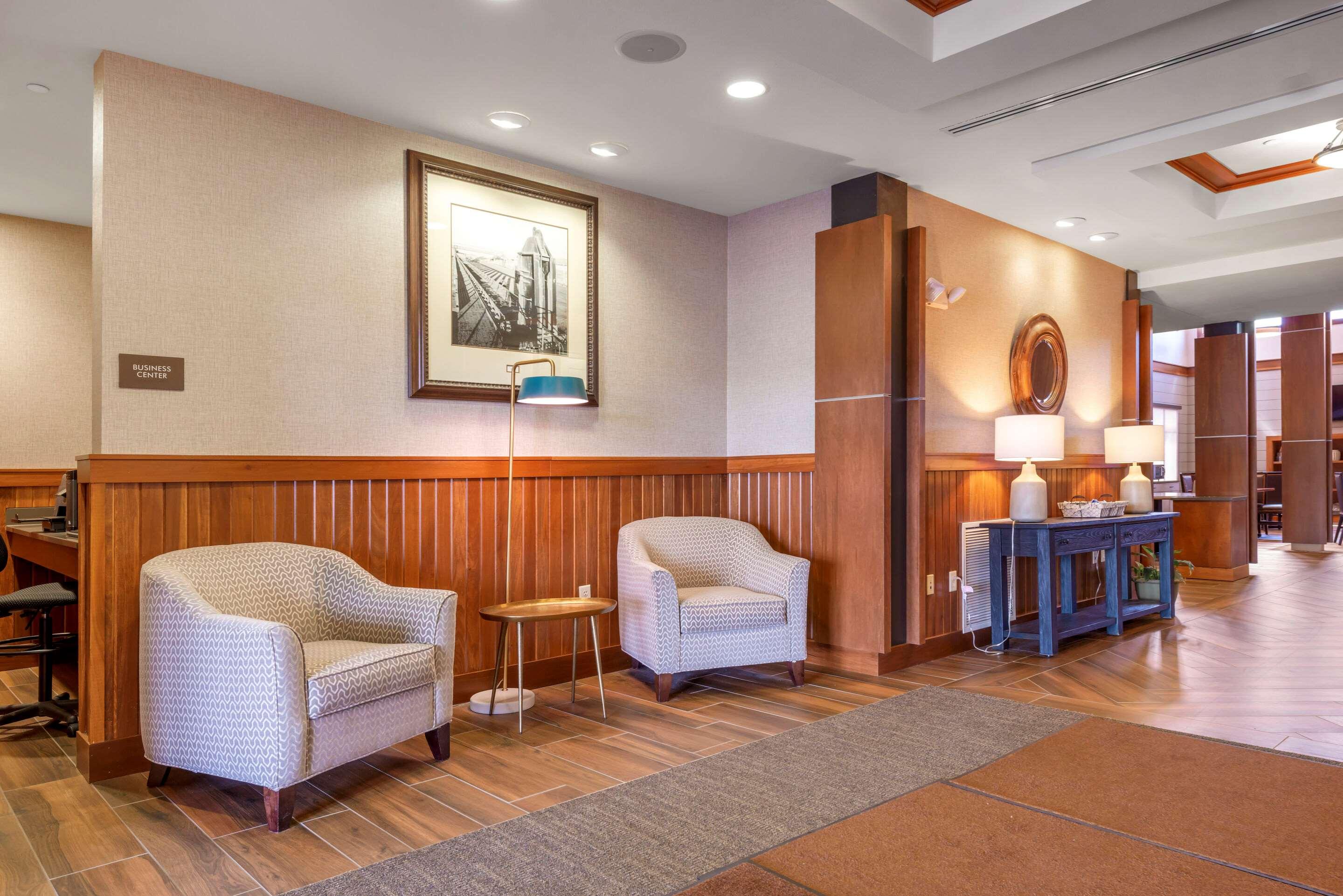 Comfort Inn & Suites — photo 5