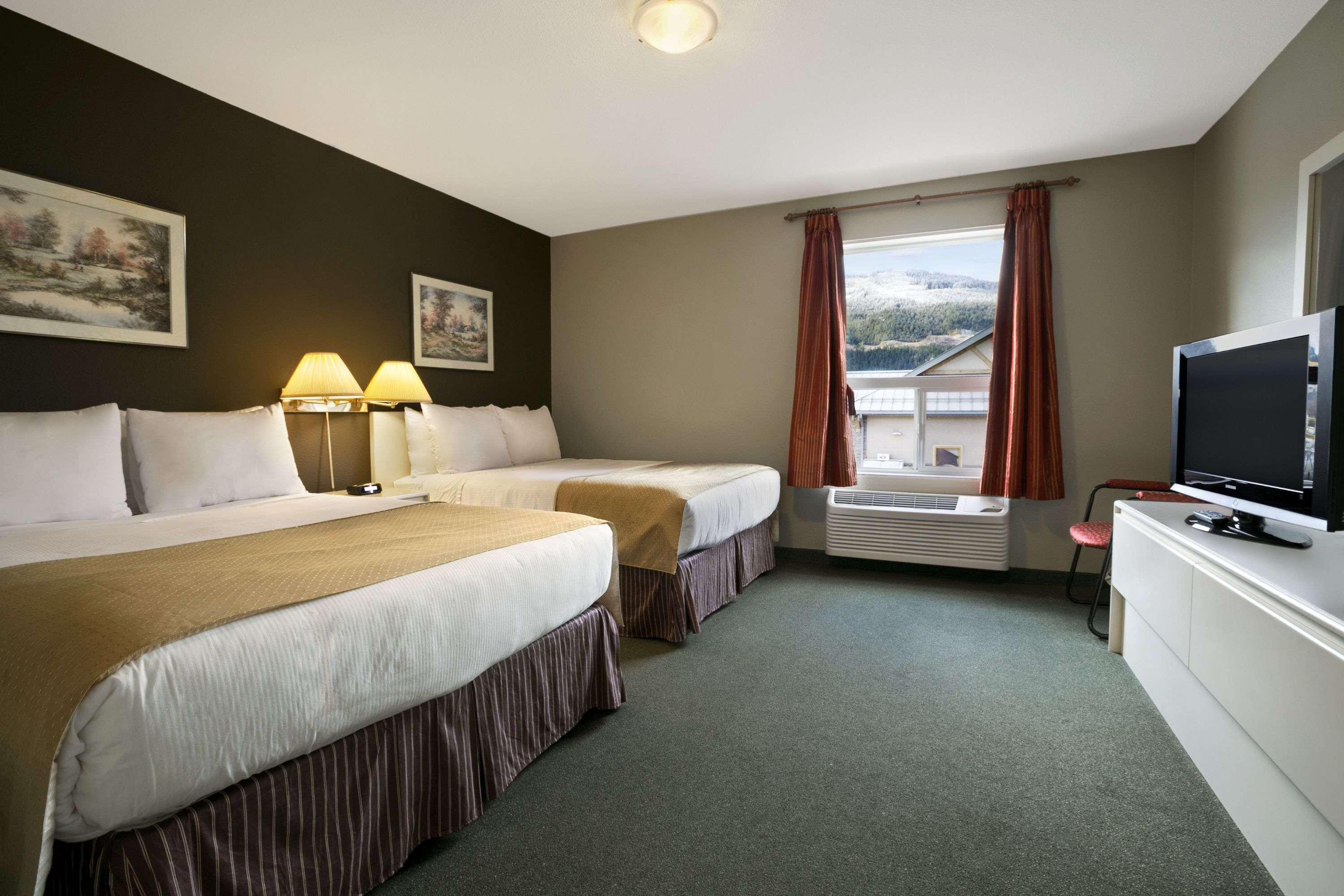 Super 8 by Wyndham Revelstoke BC — photo 3