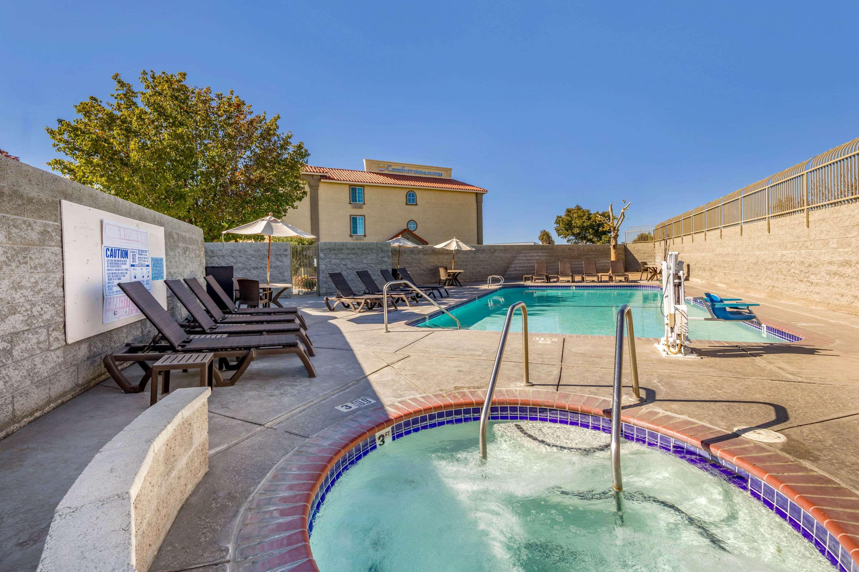 Comfort Inn & Suites Lancaster — photo 4