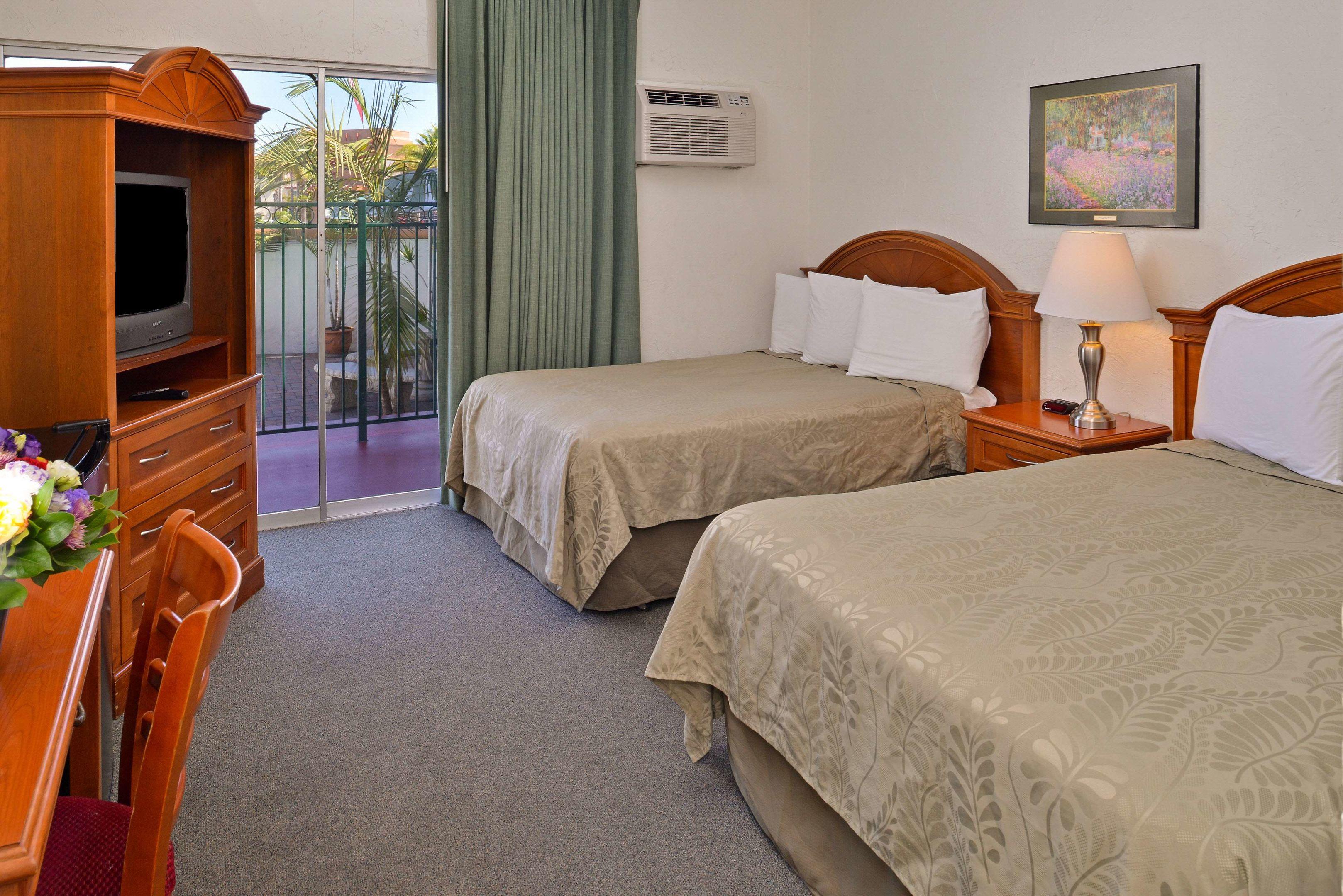 Americas Best Value Inn Loma Lodge — photo 4