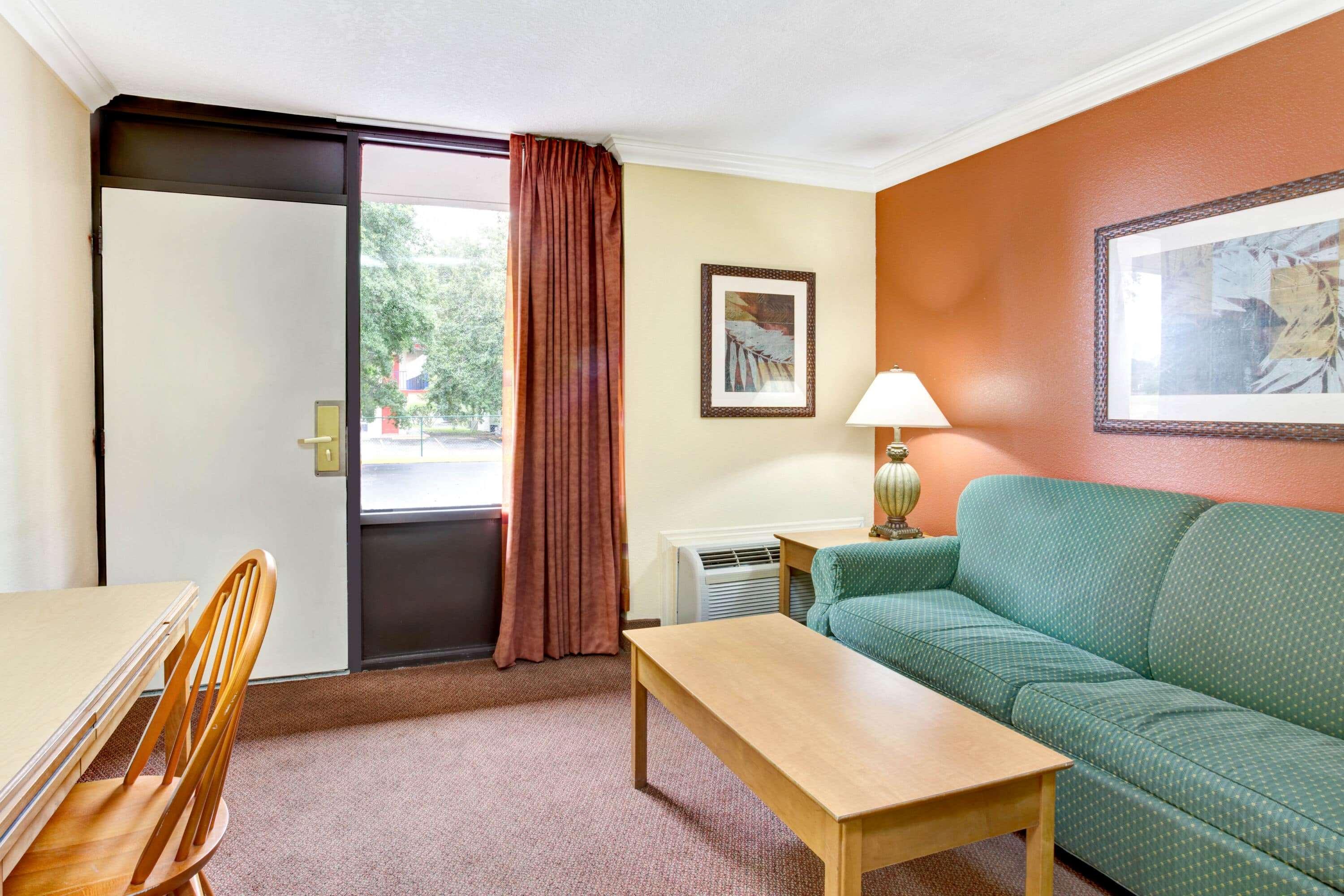 Days Inn Kissimmee West — photo 5