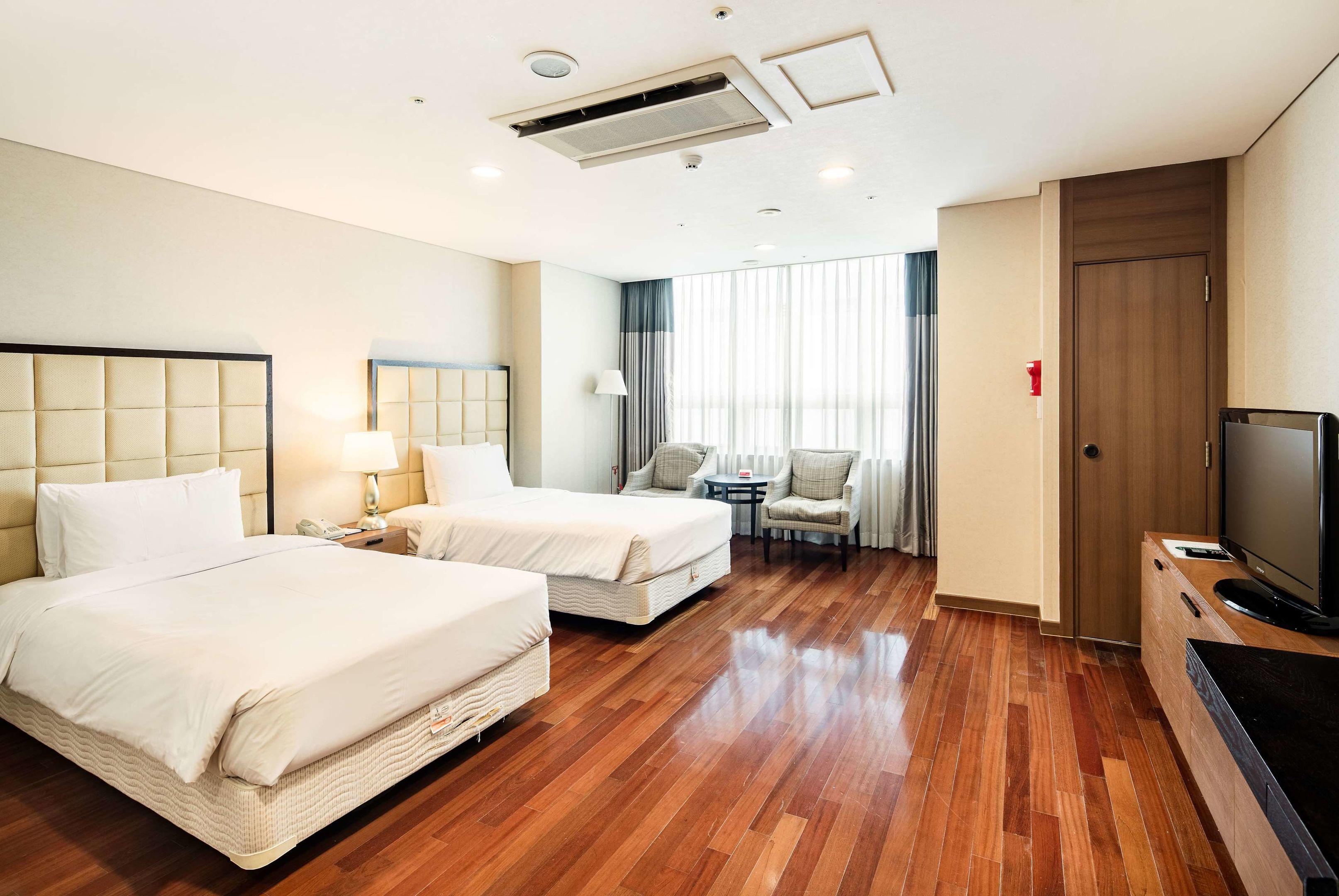 Ramada Hotel & Suites by Wyndham Seoul Namdaemun — photo 5