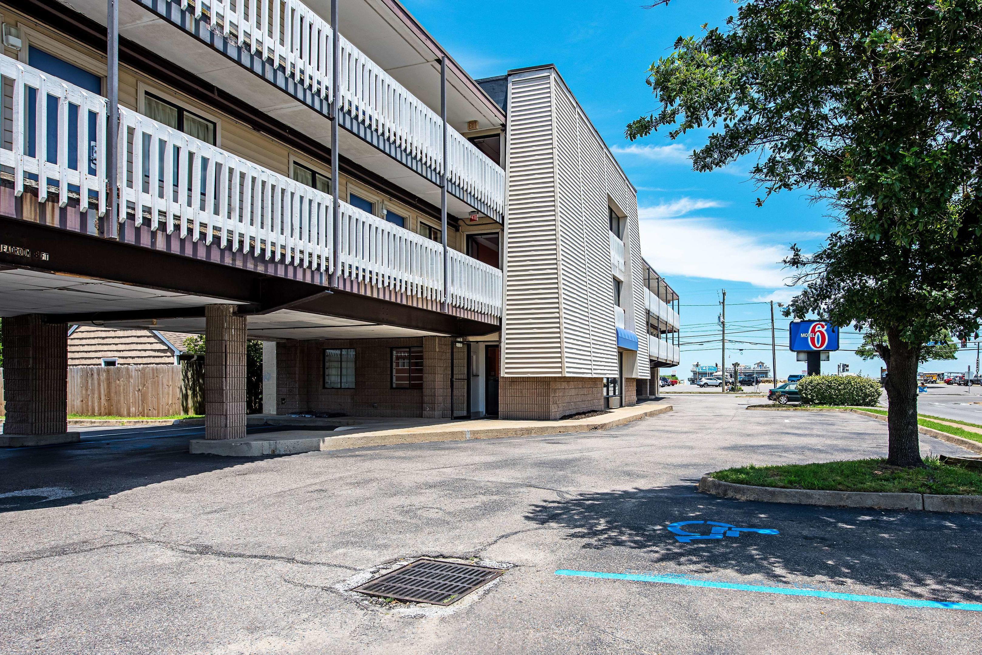 Motel 6 Norfolk - Oceanview — photo 5