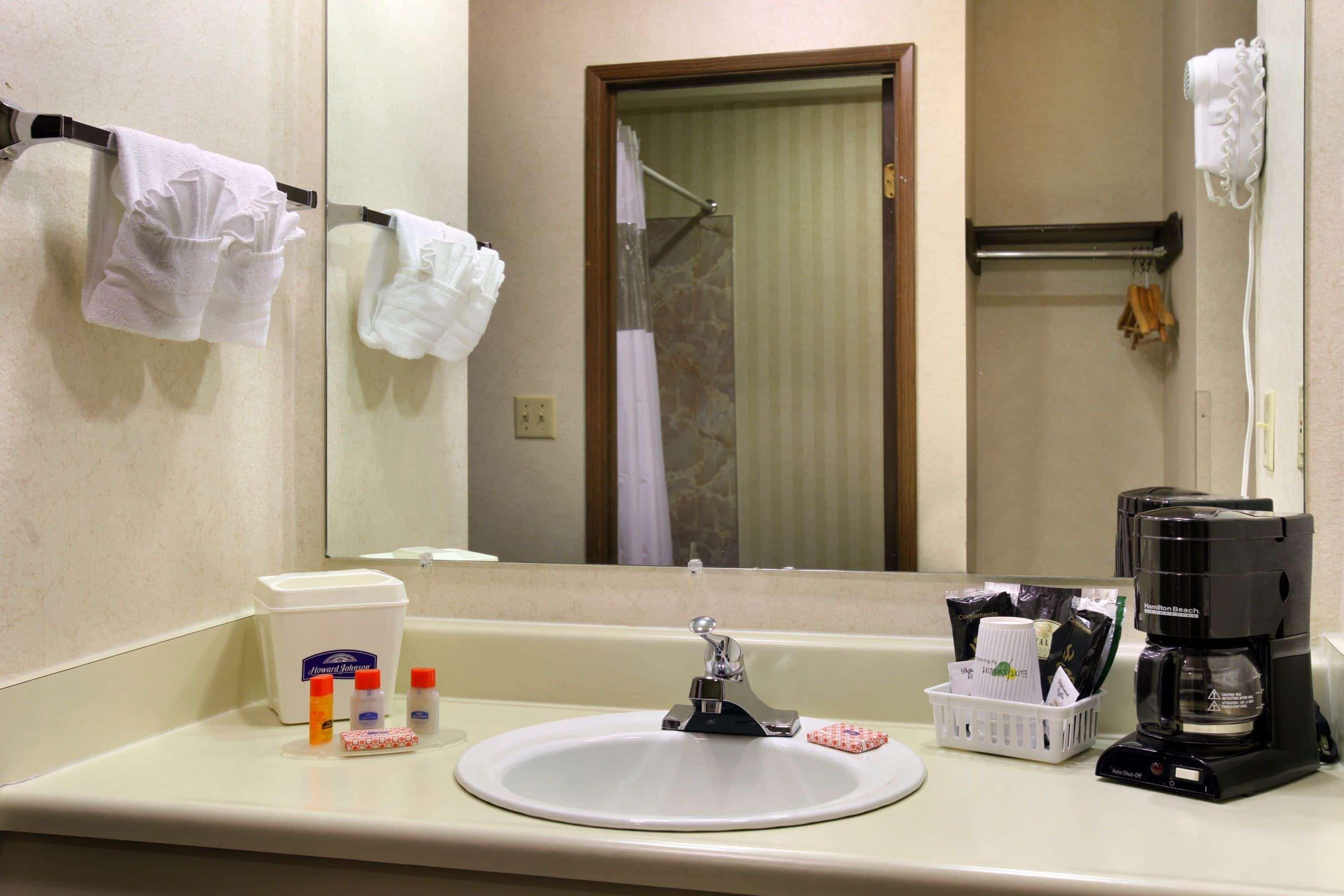 Howard Johnson by Wyndham Portland Airport — photo 5