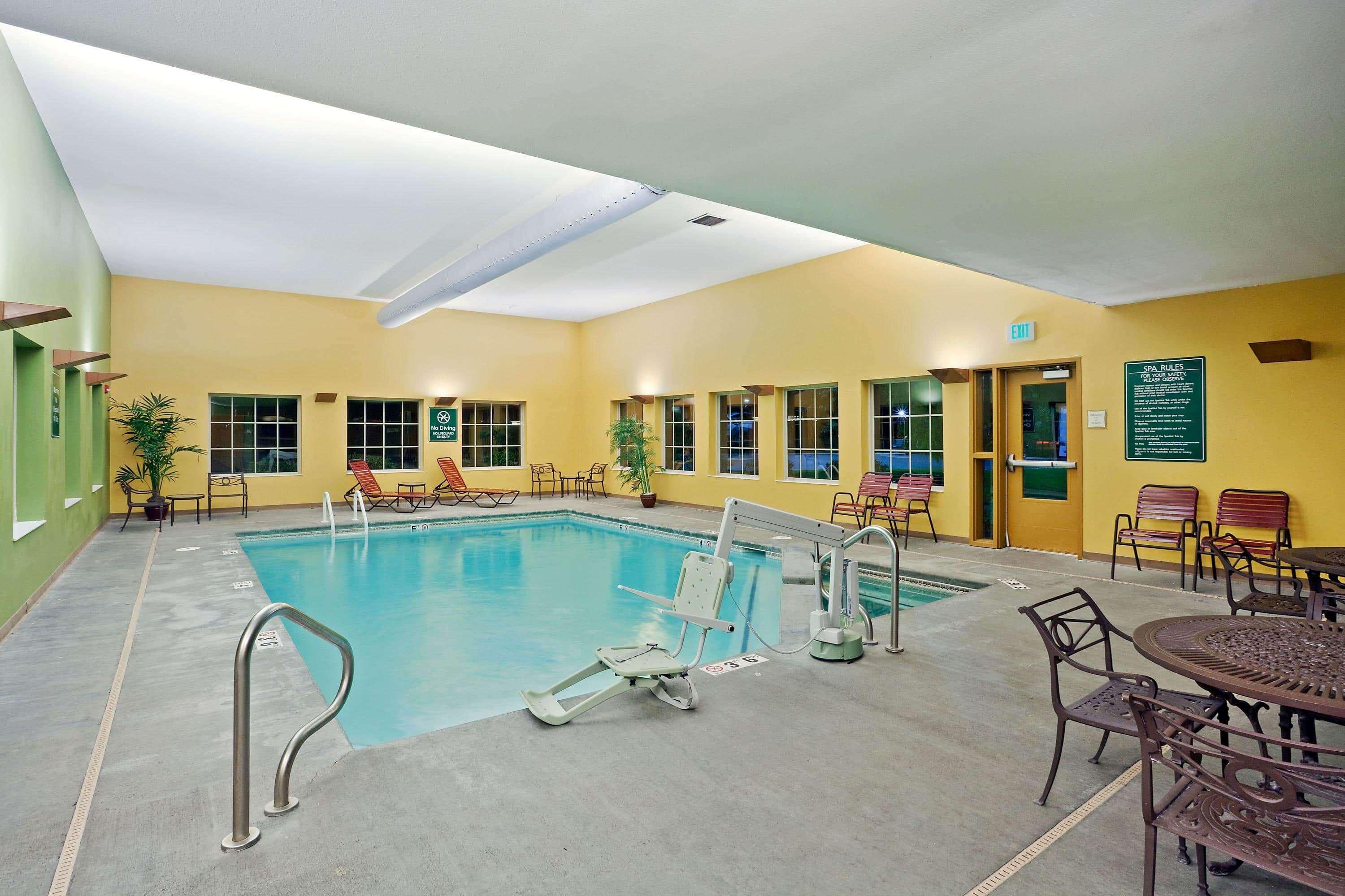 La Quinta Inn & Suites — photo 4