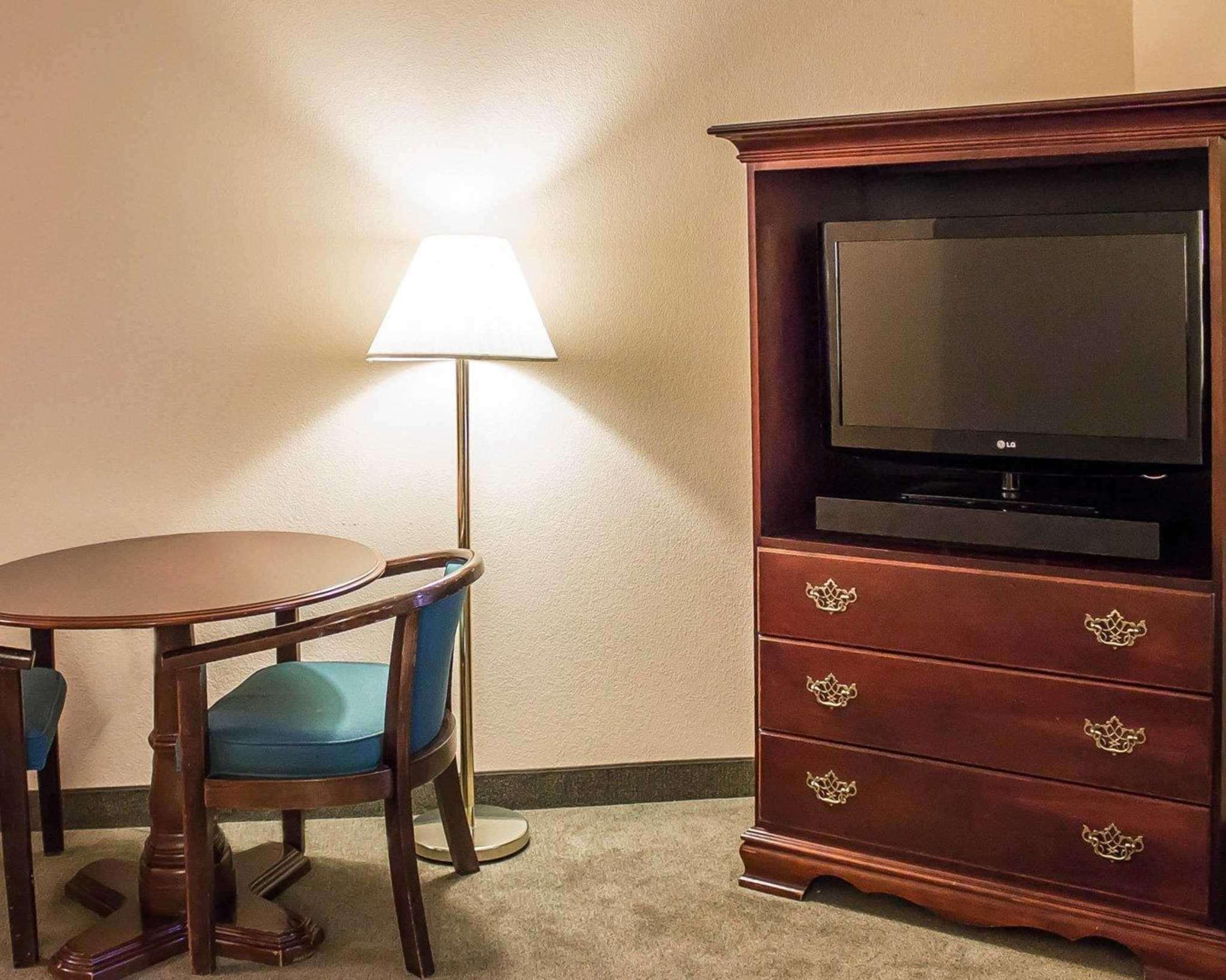 Quality Inn & Suites Conference Center — photo 4