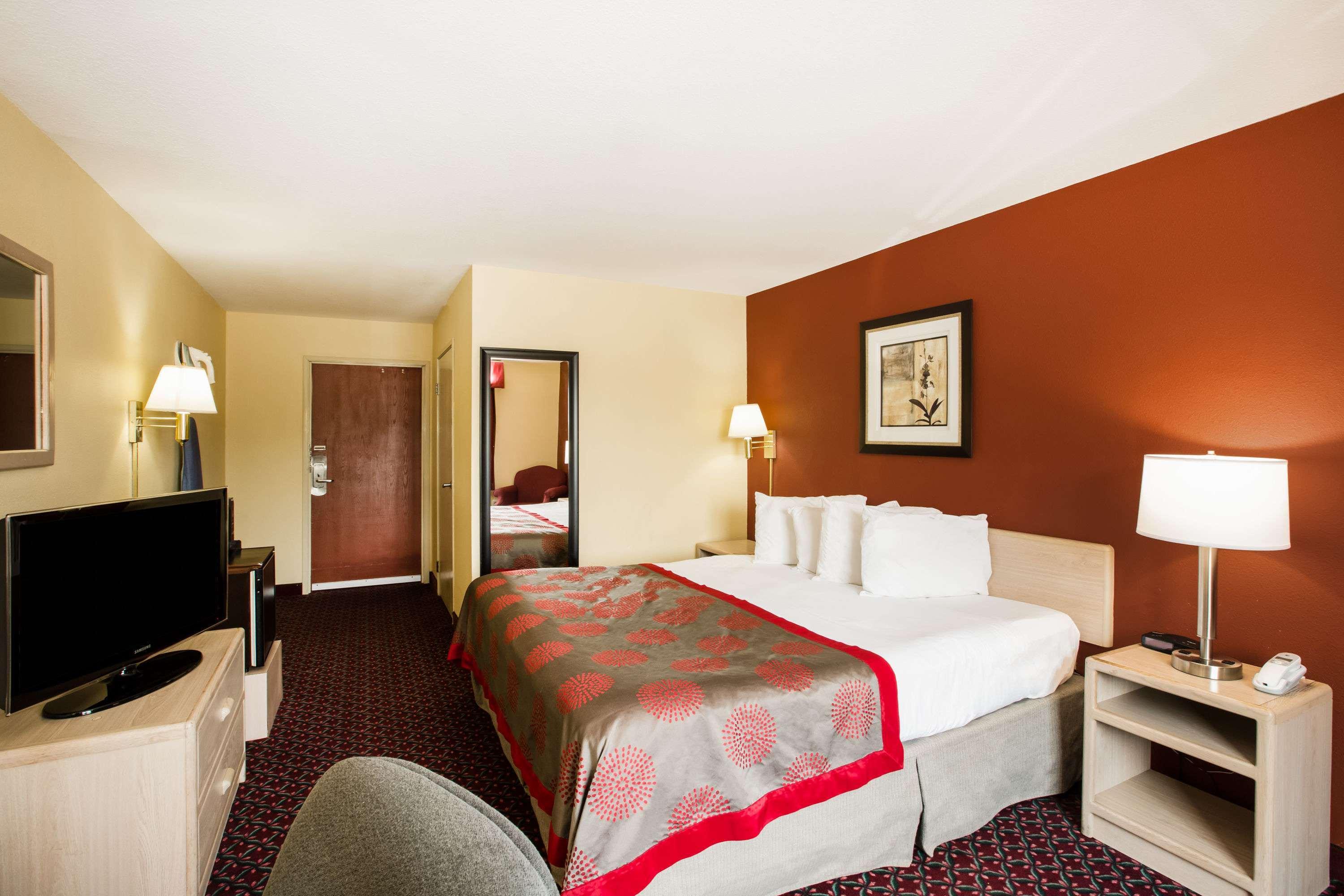 Ramada by Wyndham Sioux Falls — photo 4
