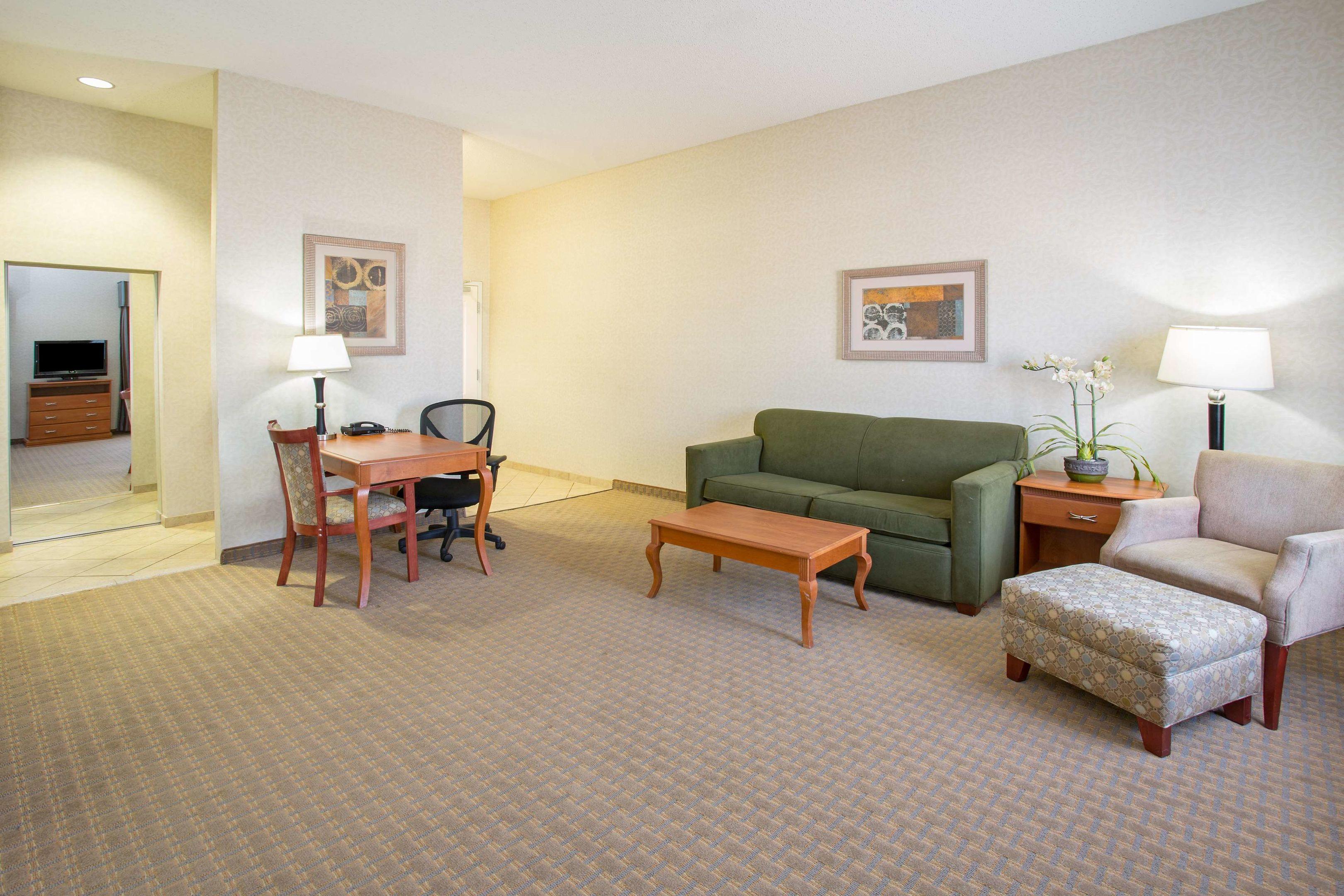 Hampton Inn Santa Rosa — photo 4