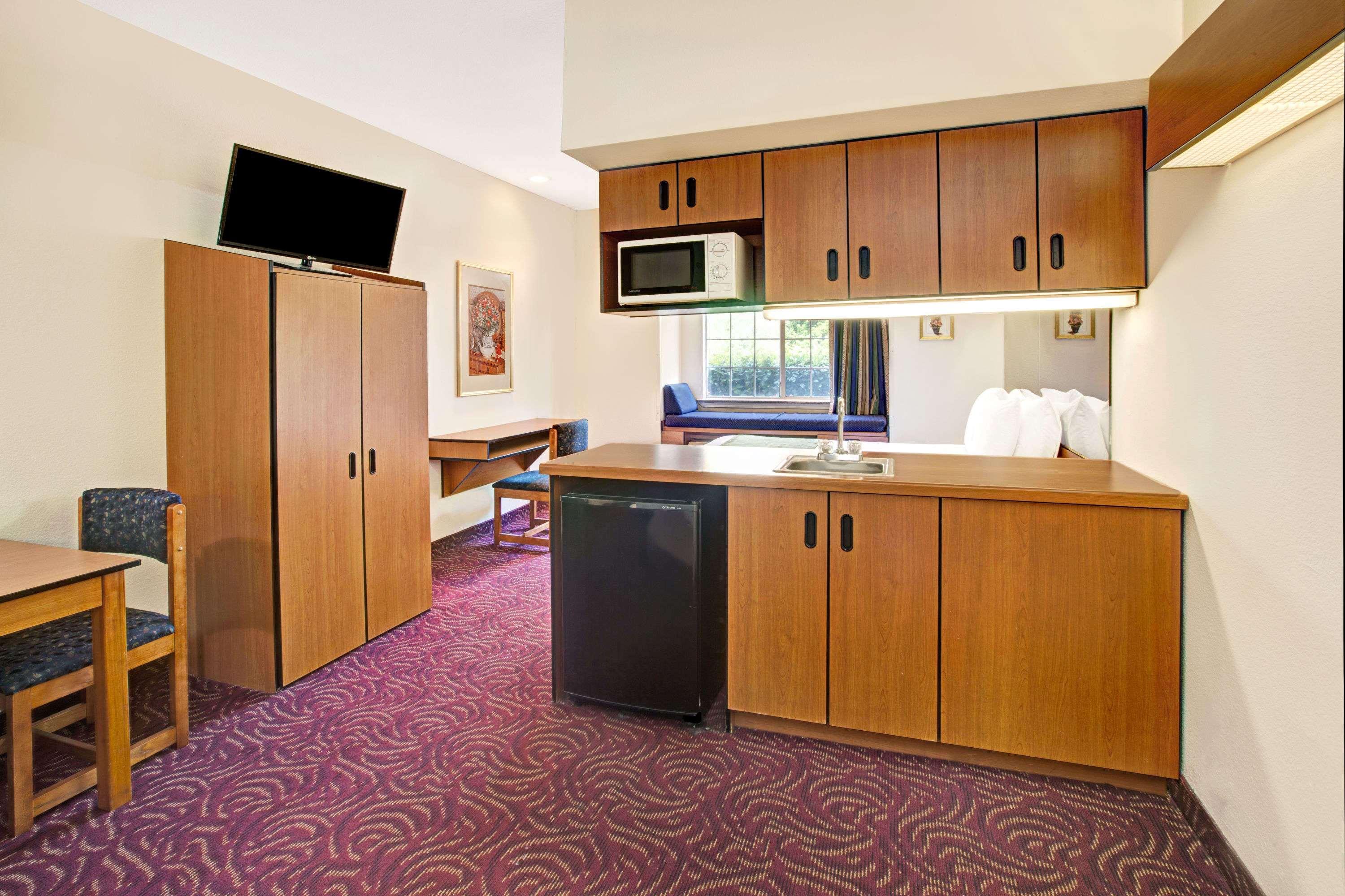 Microtel Inn & Suites by Wyndham Mesquite/Dallas At Highway — photo 4