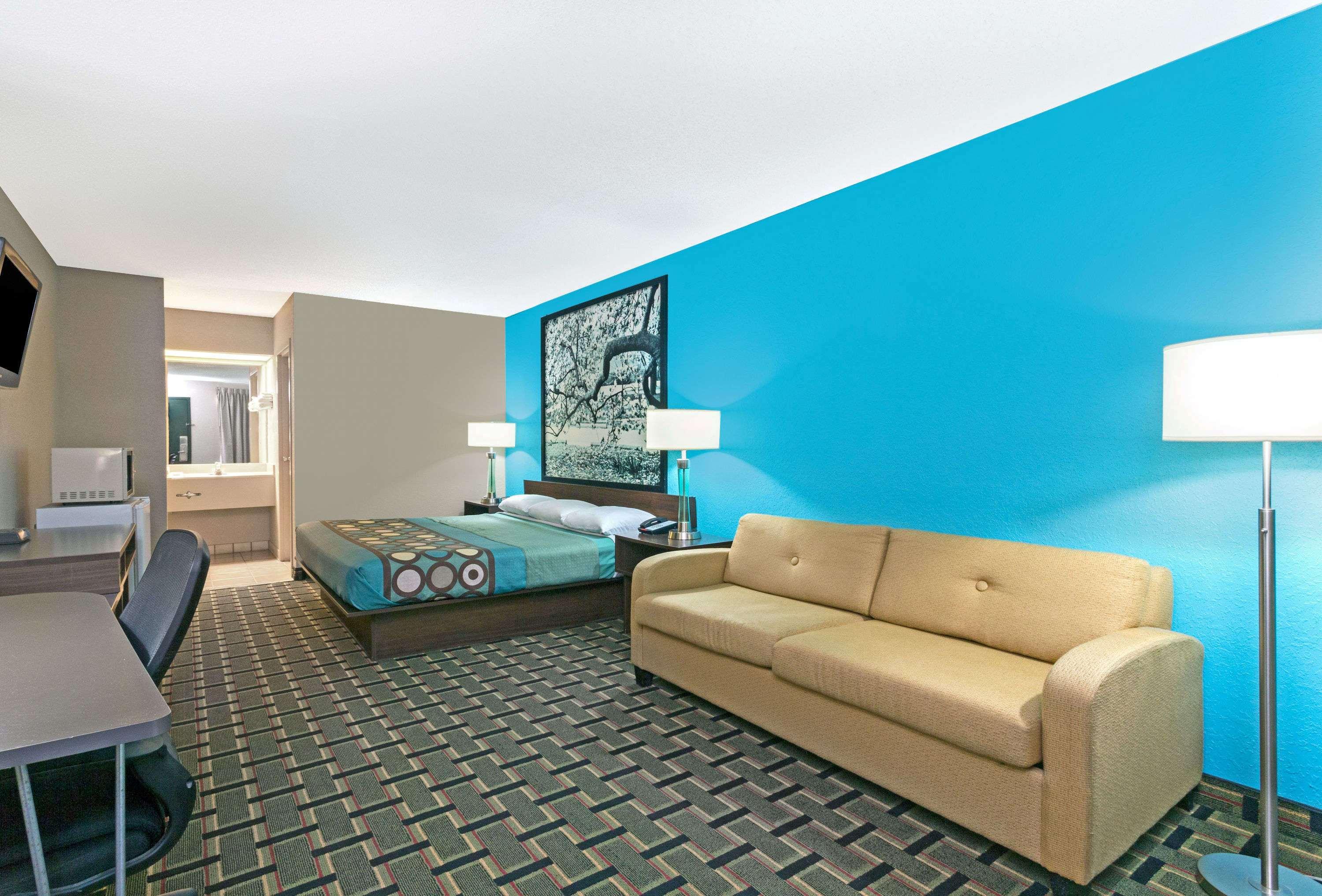 Super 8 by Wyndham Brunswick/South — photo 3
