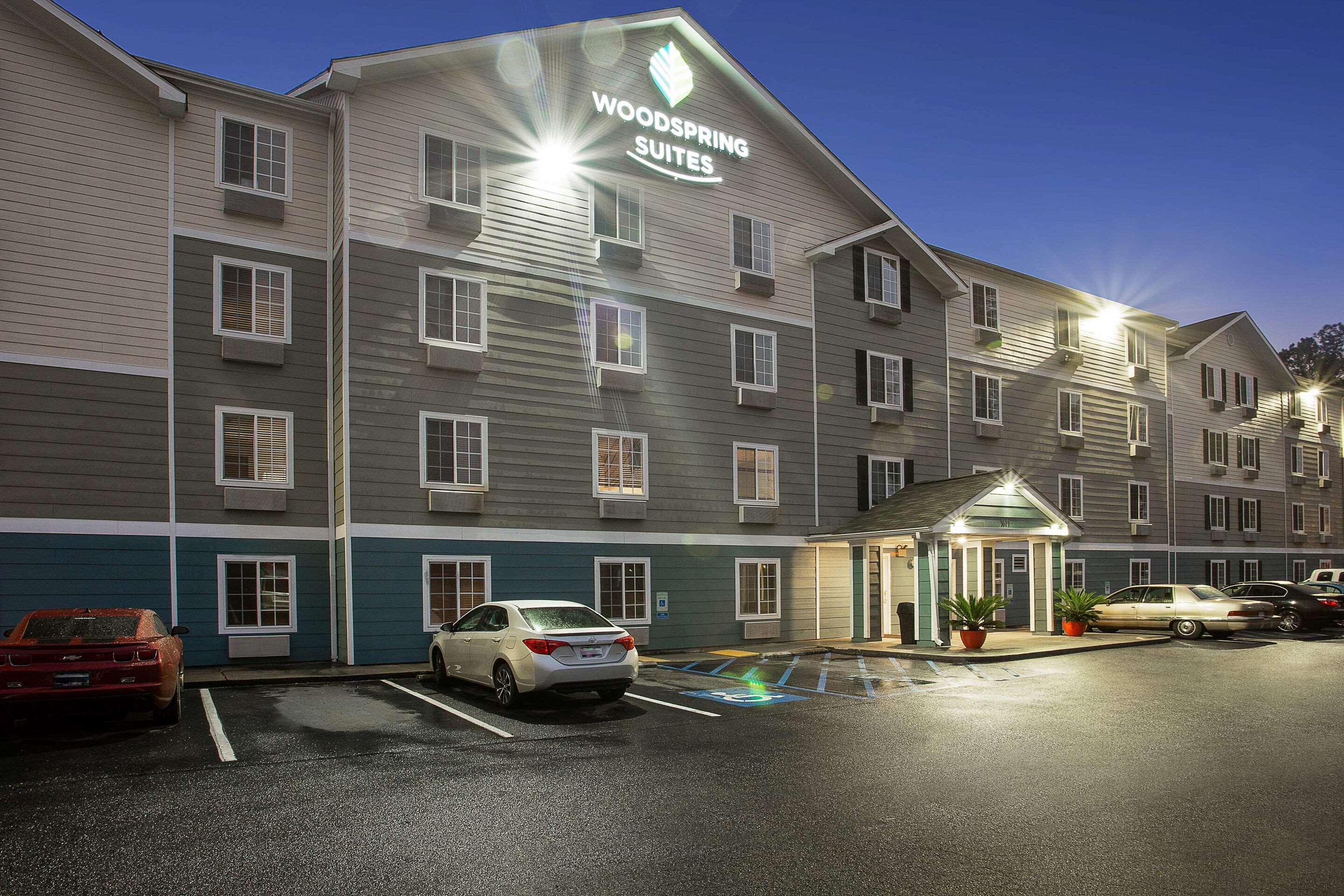 WoodSpring Suites Charleston Ashley Phosphate — photo 3