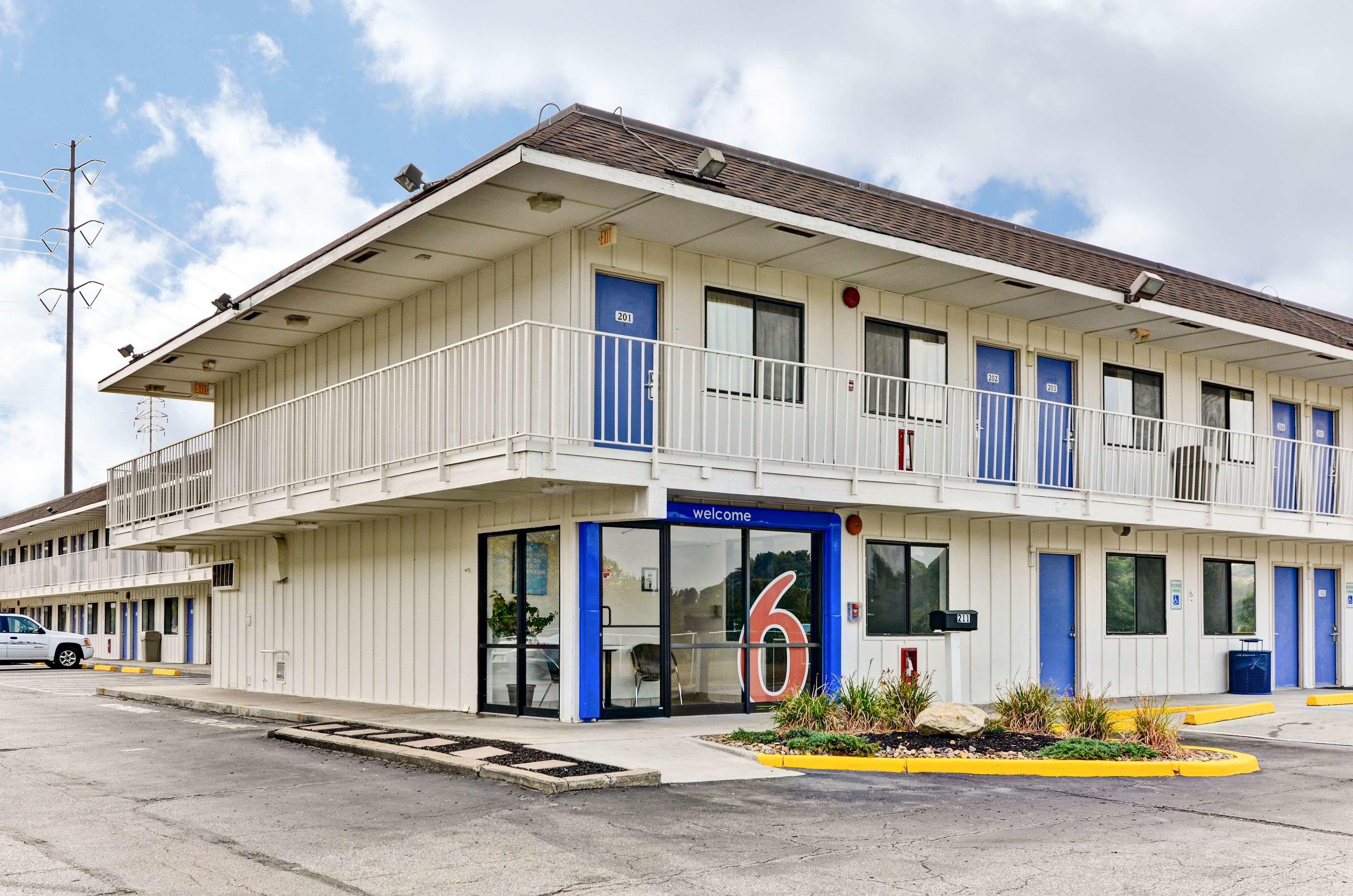 Motel 6 Pittsburgh - Crafton — photo 5