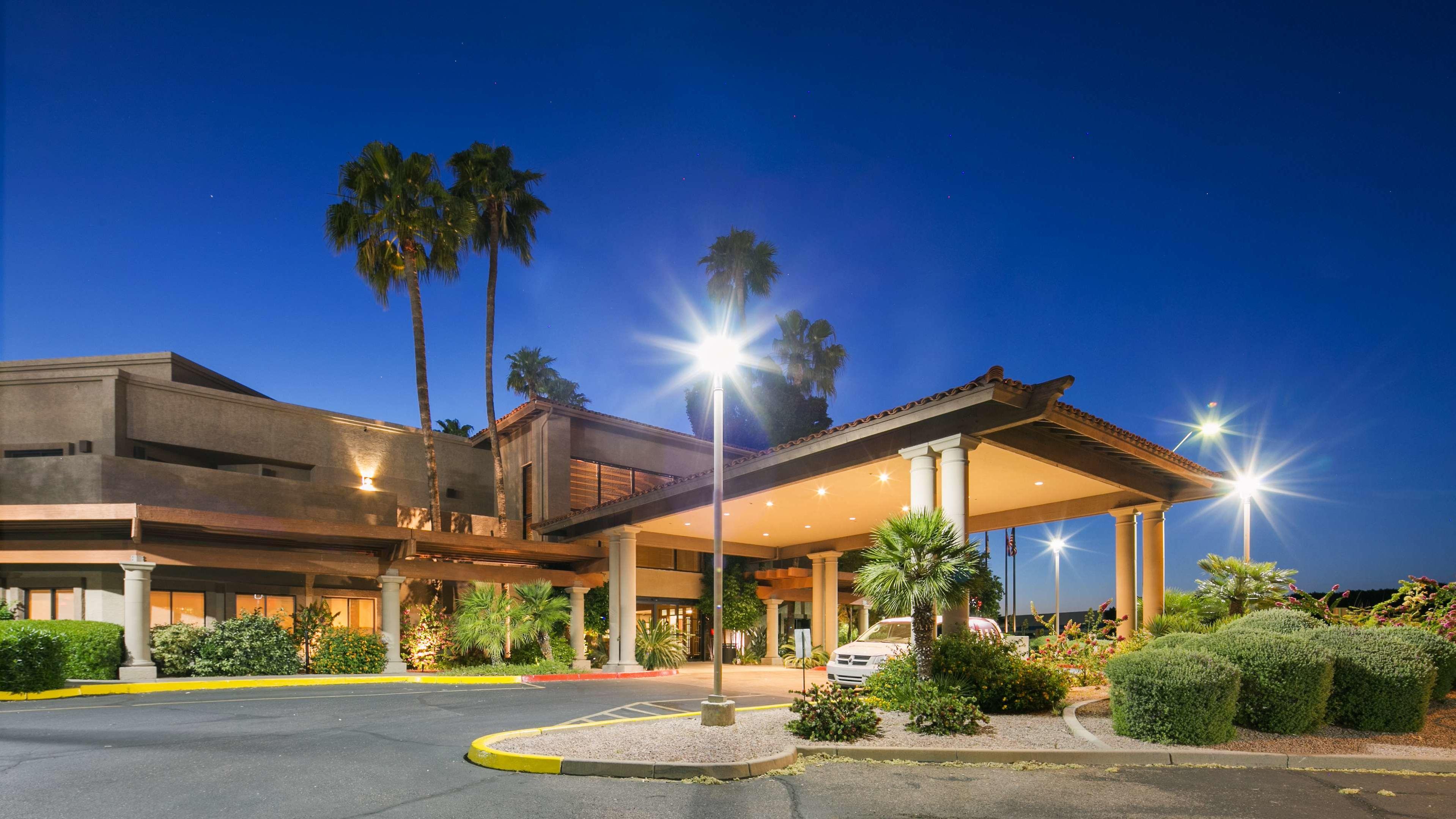 Best Western Plus Scottsdale Thunderbird Suites