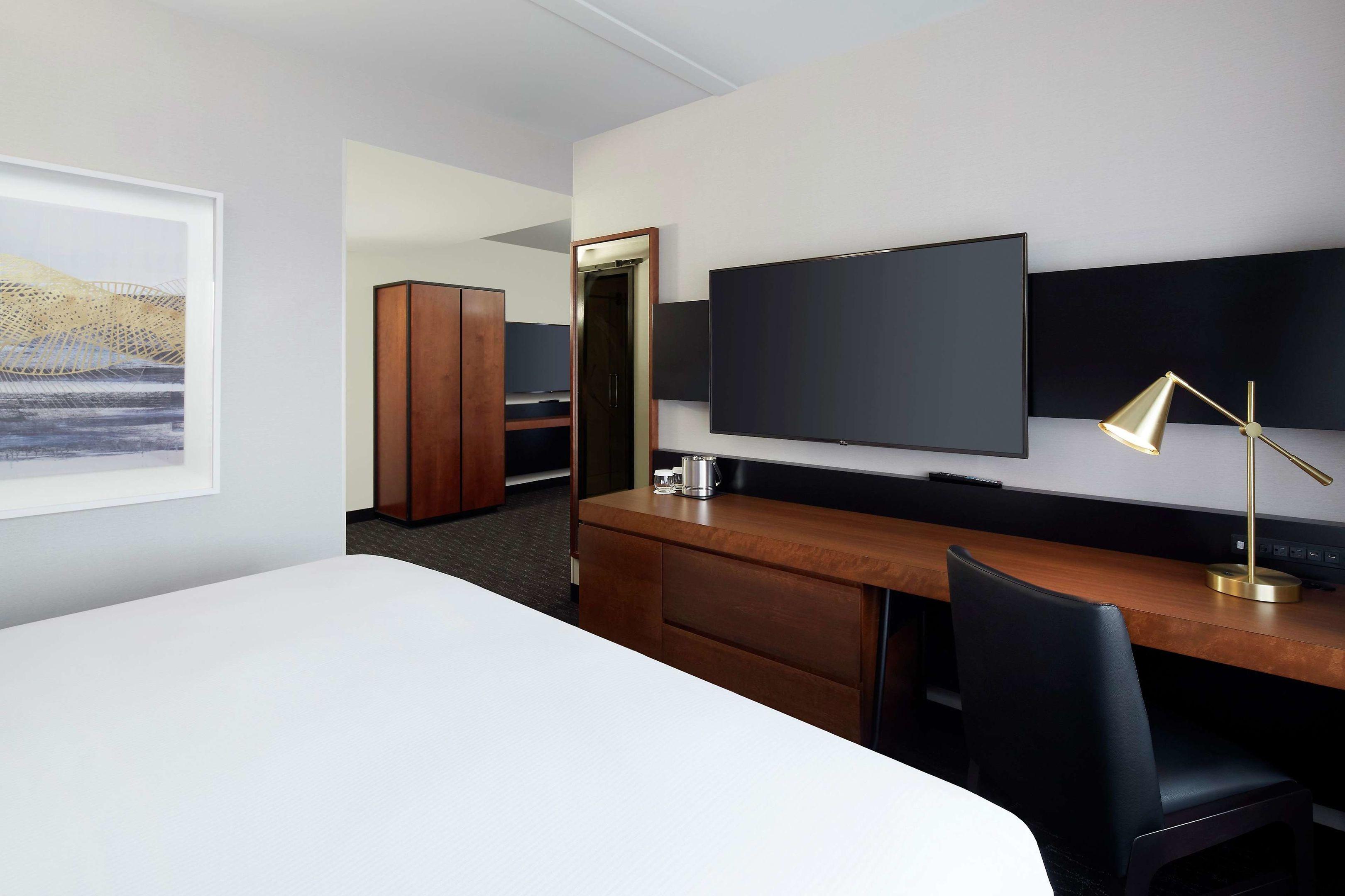 DoubleTree by Hilton Montreal Airport — photo 4
