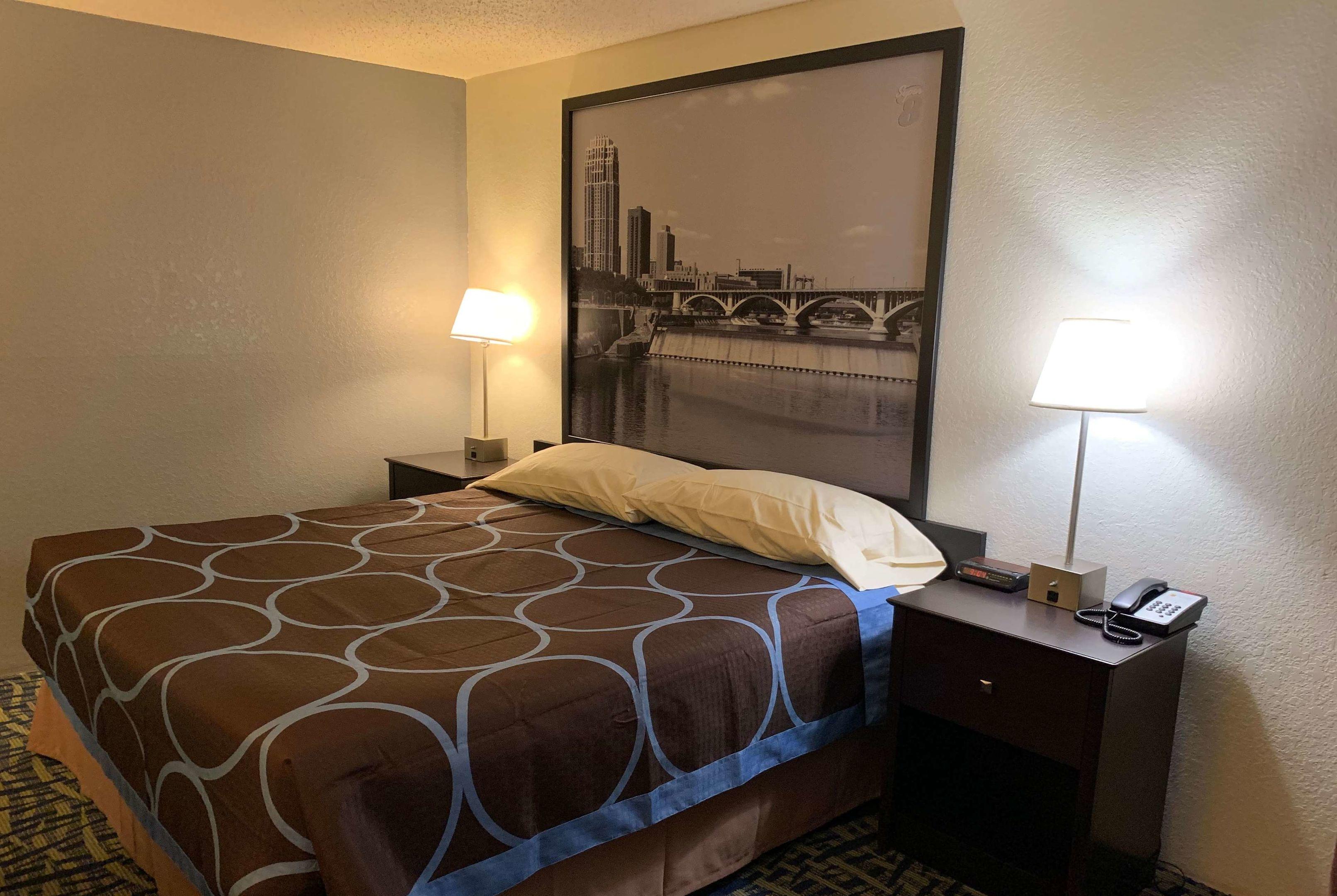 Super 8 by Wyndham Shakopee — photo 5