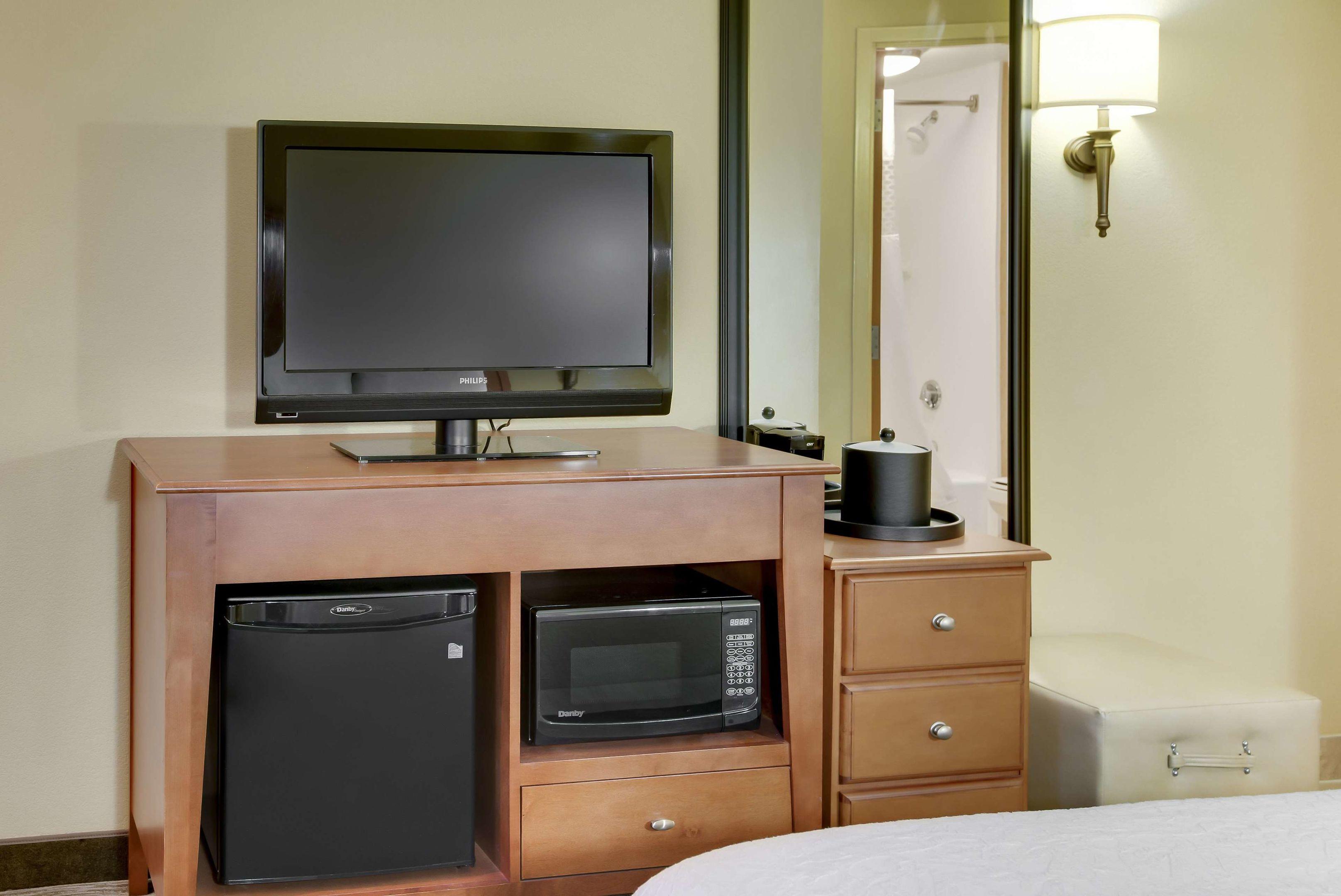 Hampton Inn Pittsburgh-Airport — photo 3