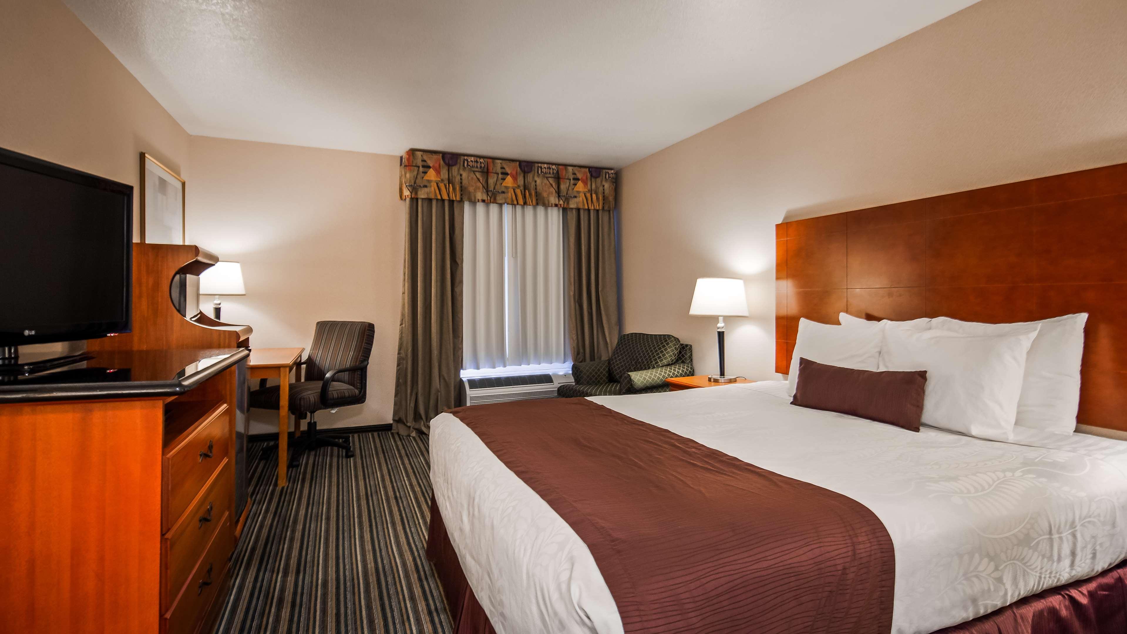 Best Western Plus Twin View Inn & Suites — photo 4