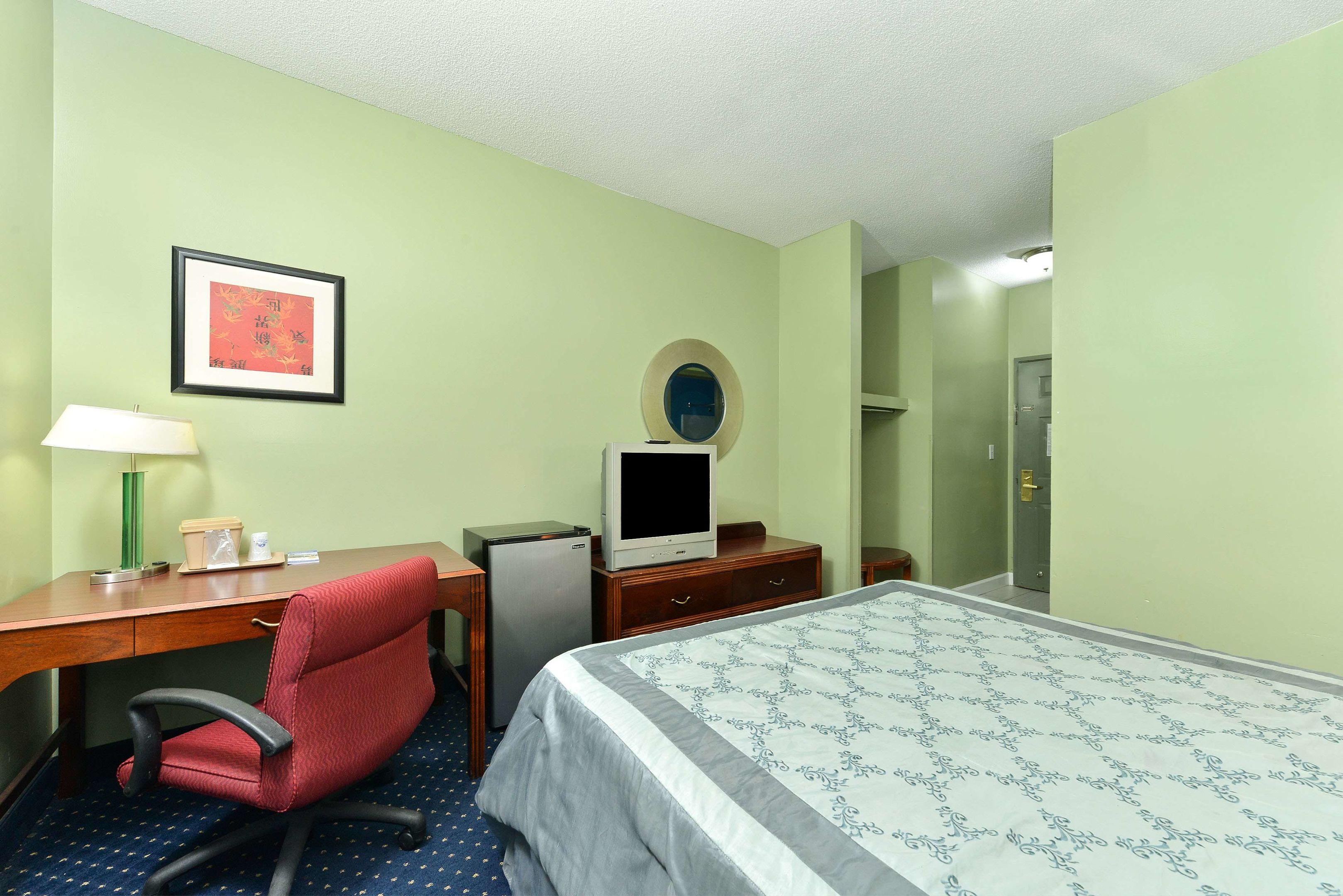 Americas Best Value Inn Stone Mountain Atlanta East — photo 4