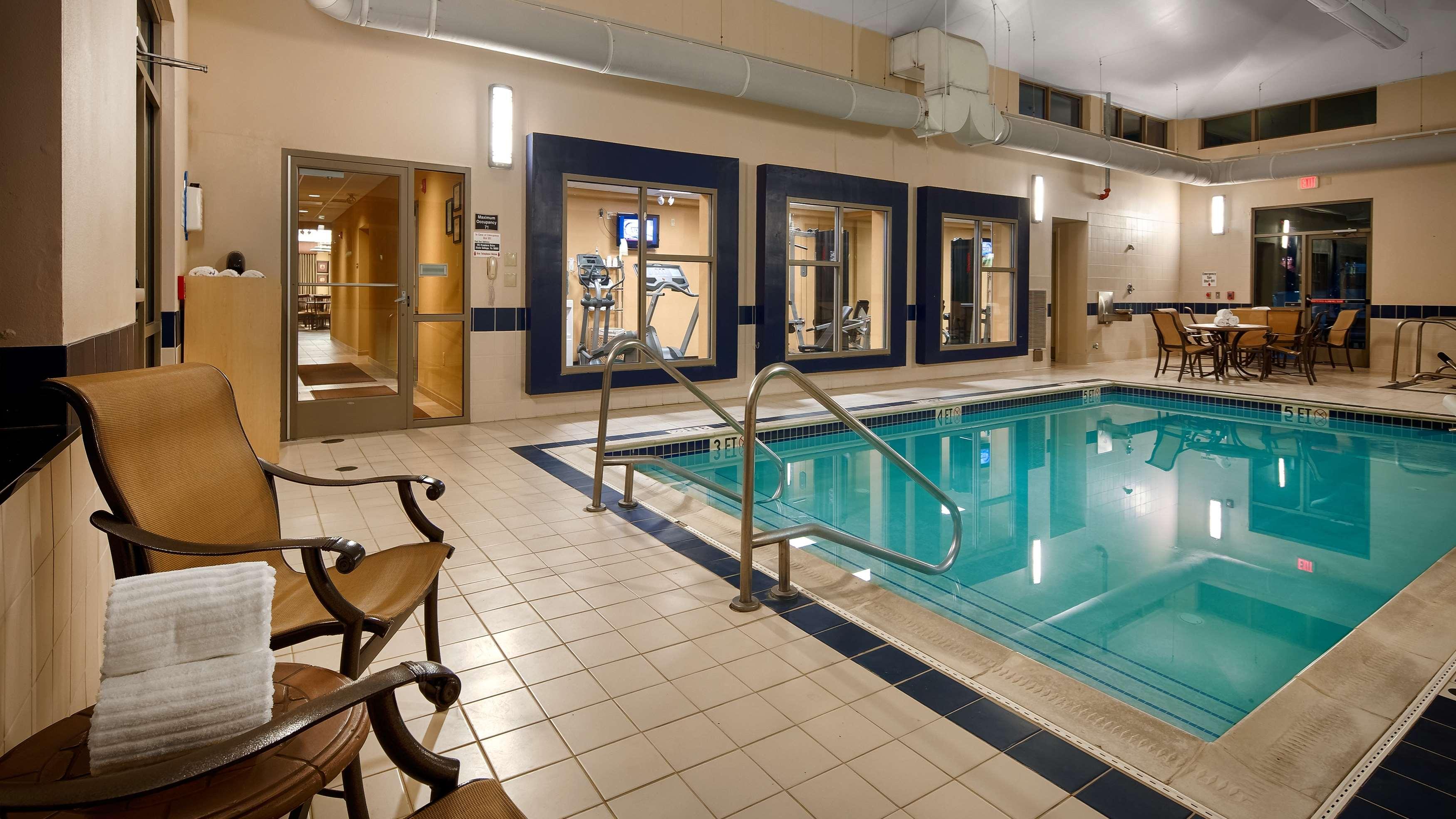 Best Western Plus University Park Inn & Suites — photo 4