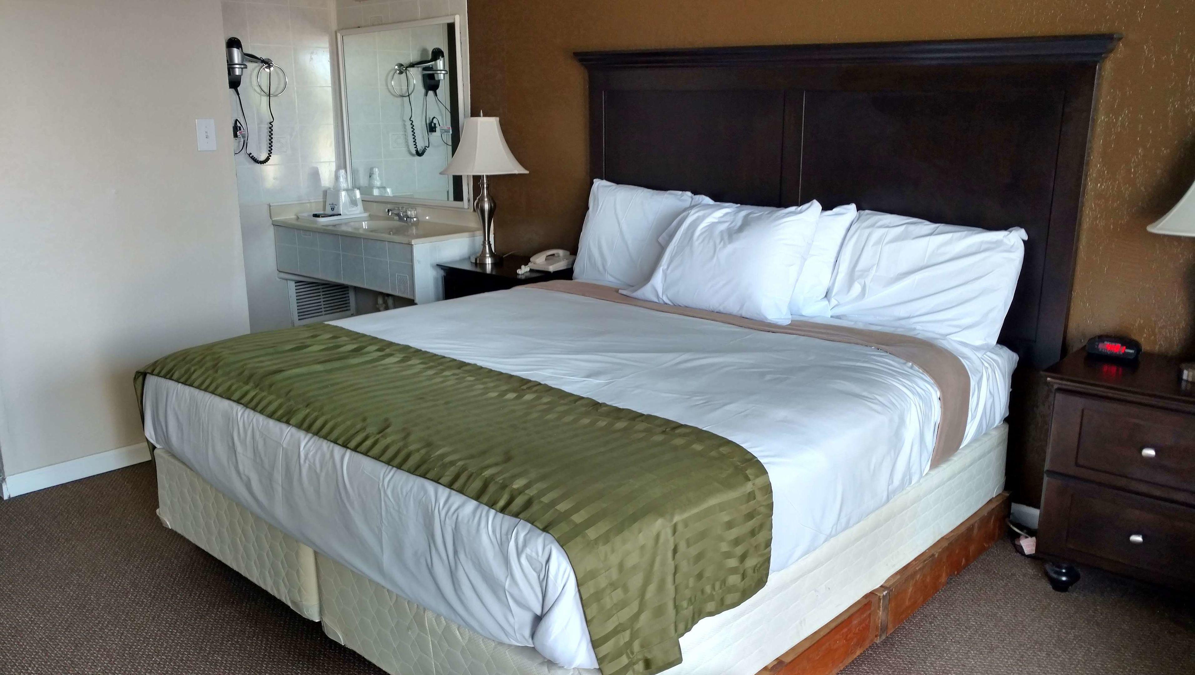 Americas Best Value Inn & Suites Kansas City — photo 5