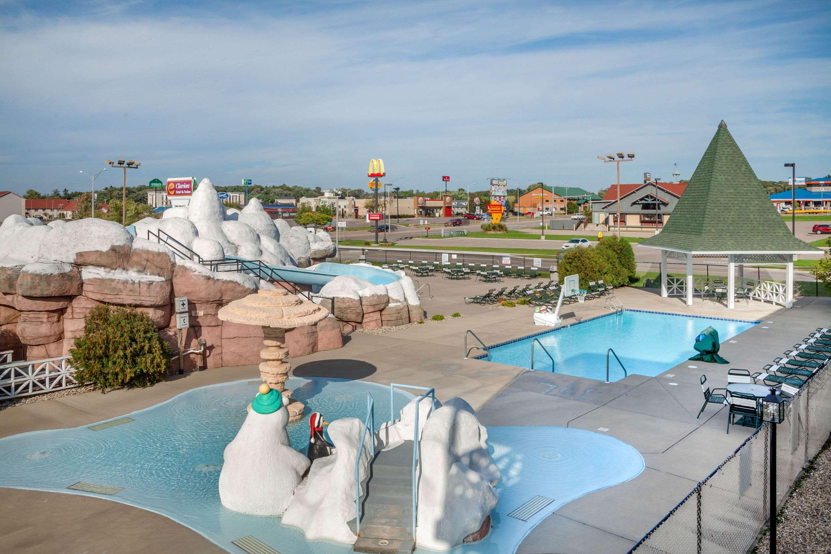 Clarion Hotel & Suites — photo 4