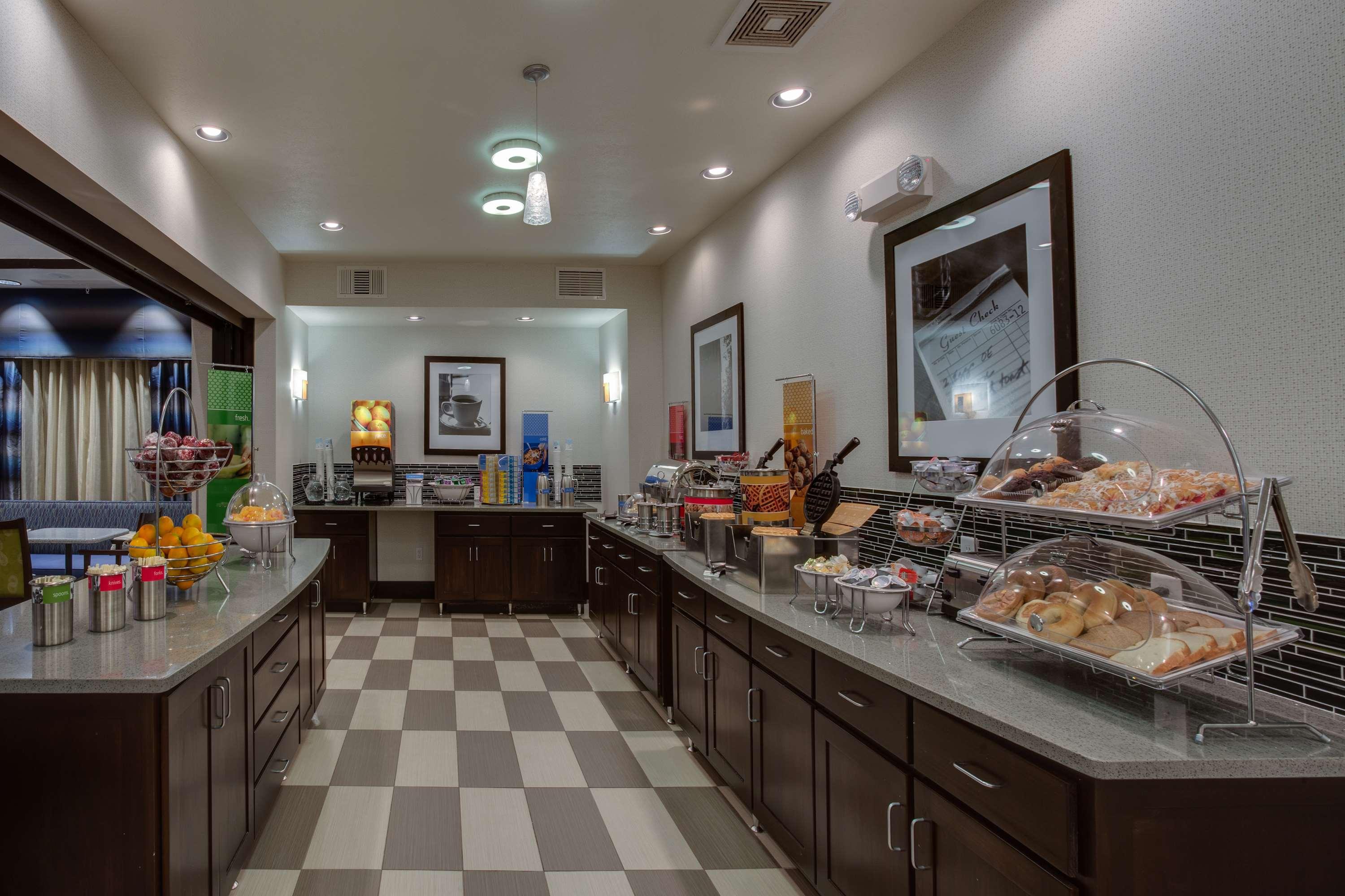 Hampton Inn & Suites Elyria — photo 4