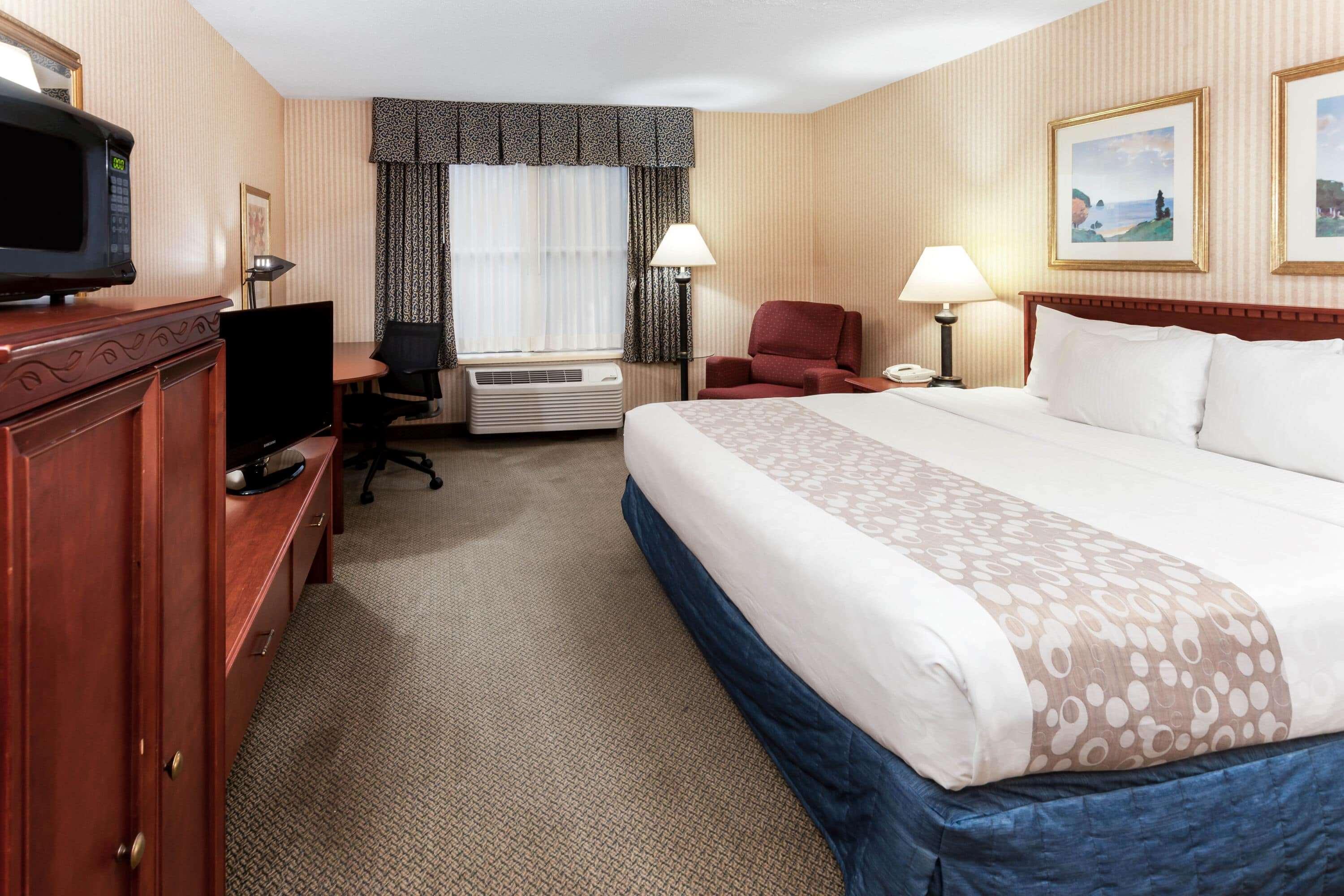 La Quinta Inn & Suites Milwaukee Southwest — photo 5