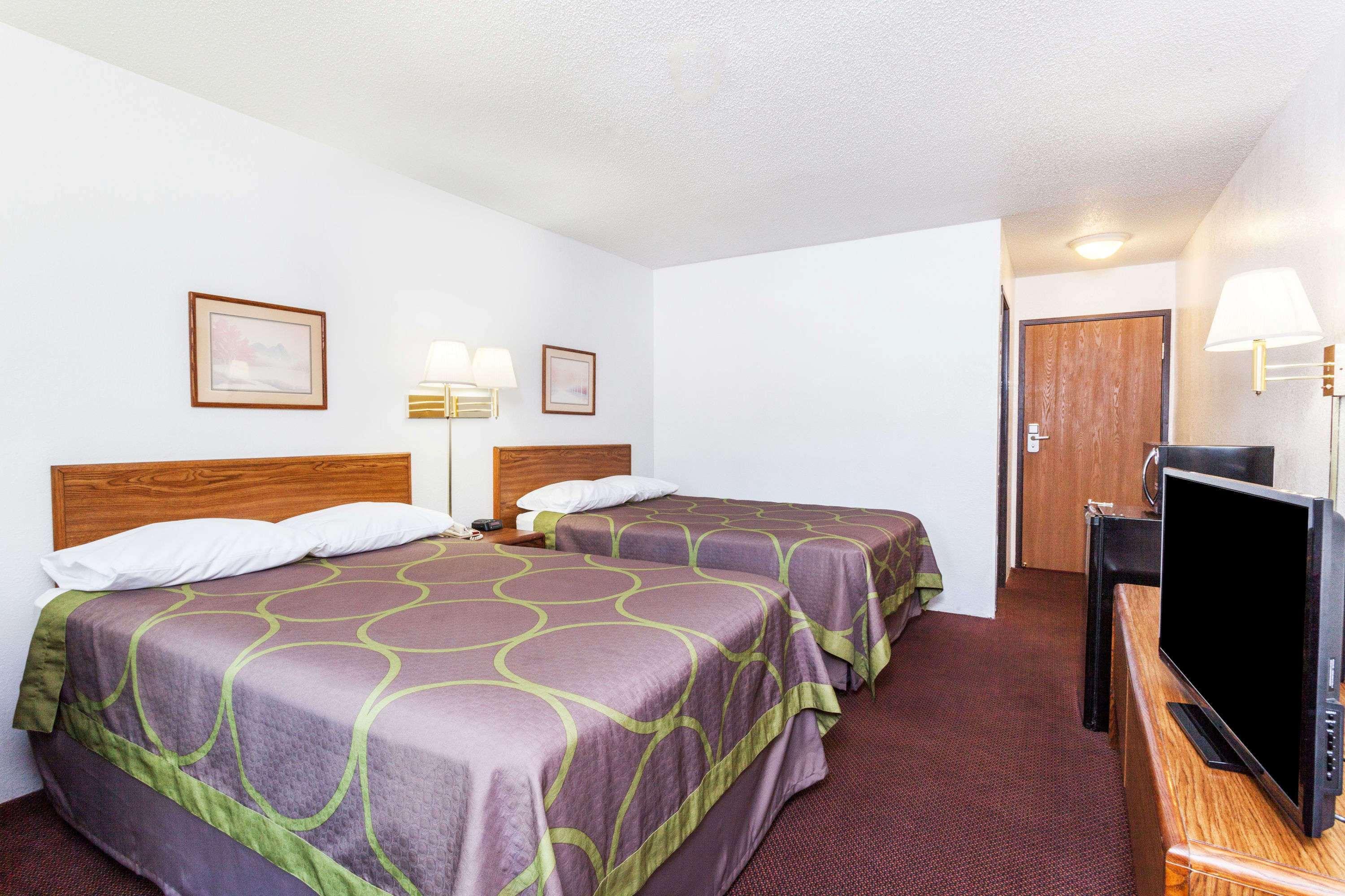 Super 8 by Wyndham Winchester VA — photo 4