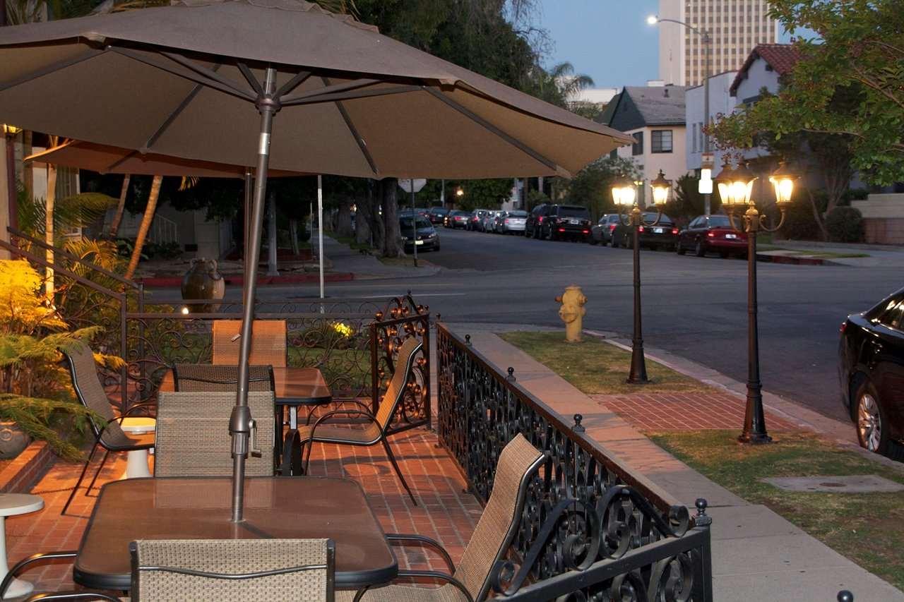 Wilshire Crest — photo 4