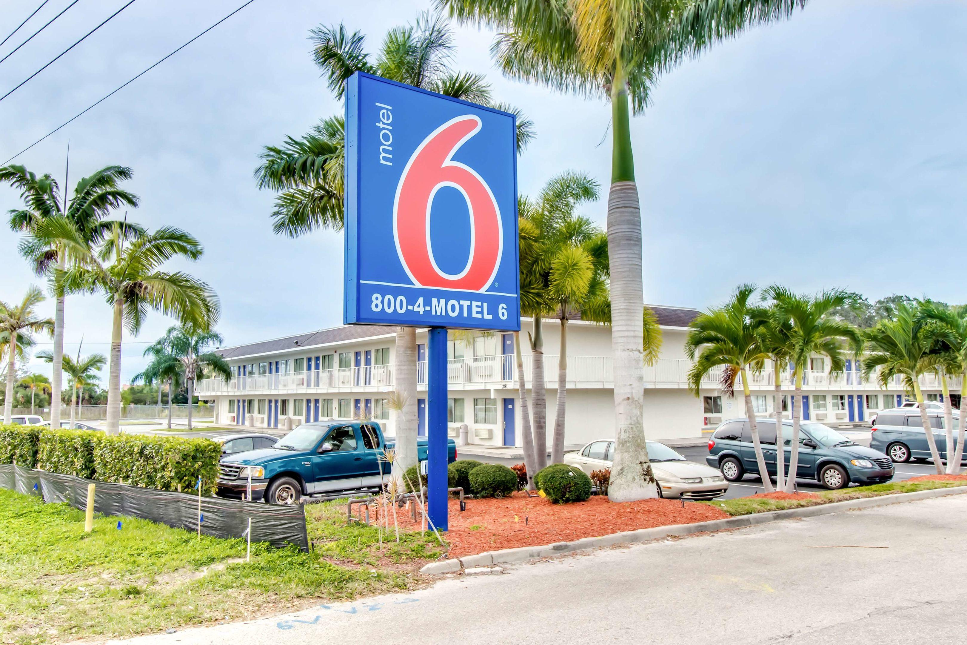 Motel 6 Venice — photo 5