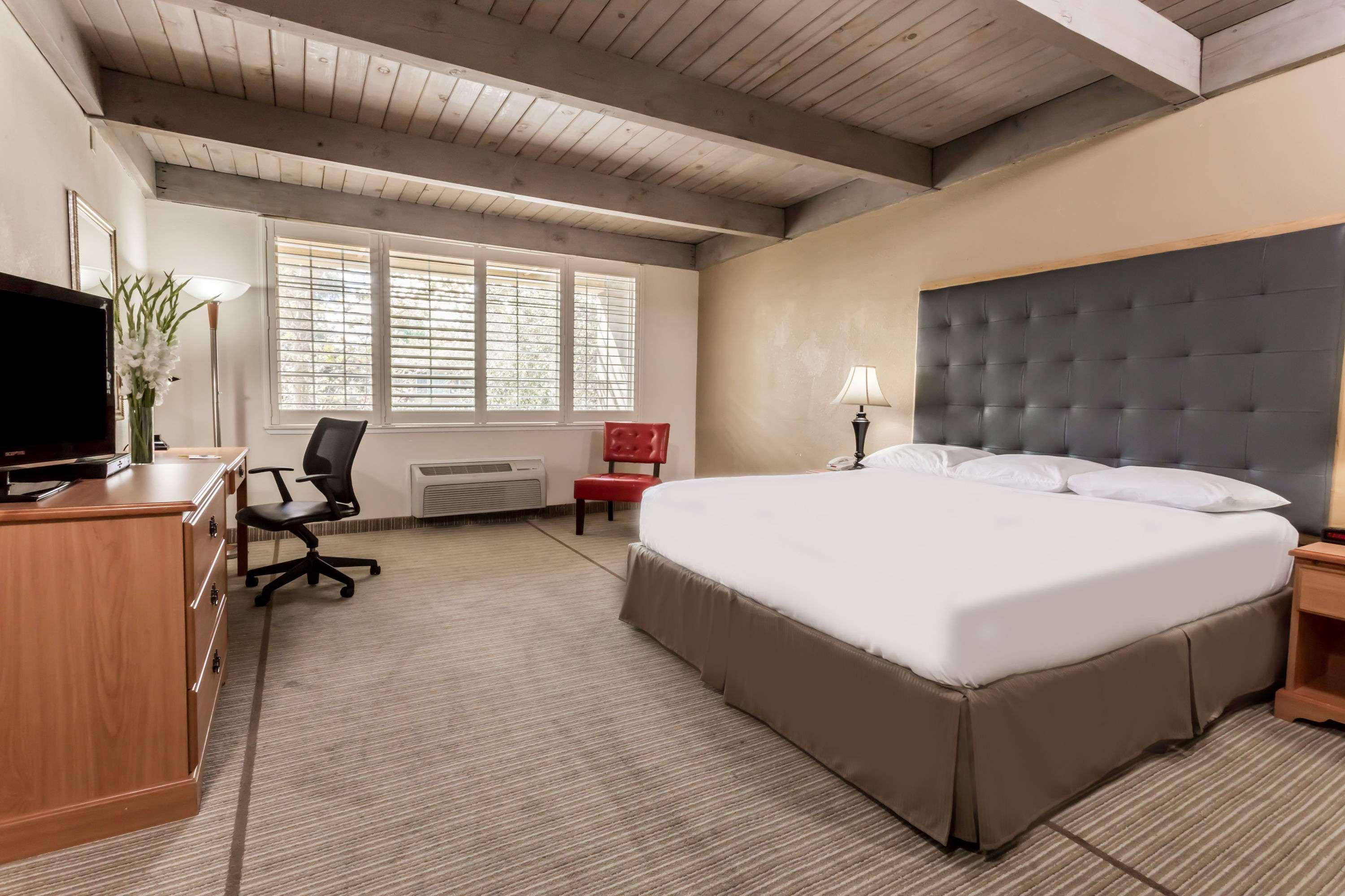 Days Inn Davis — photo 5