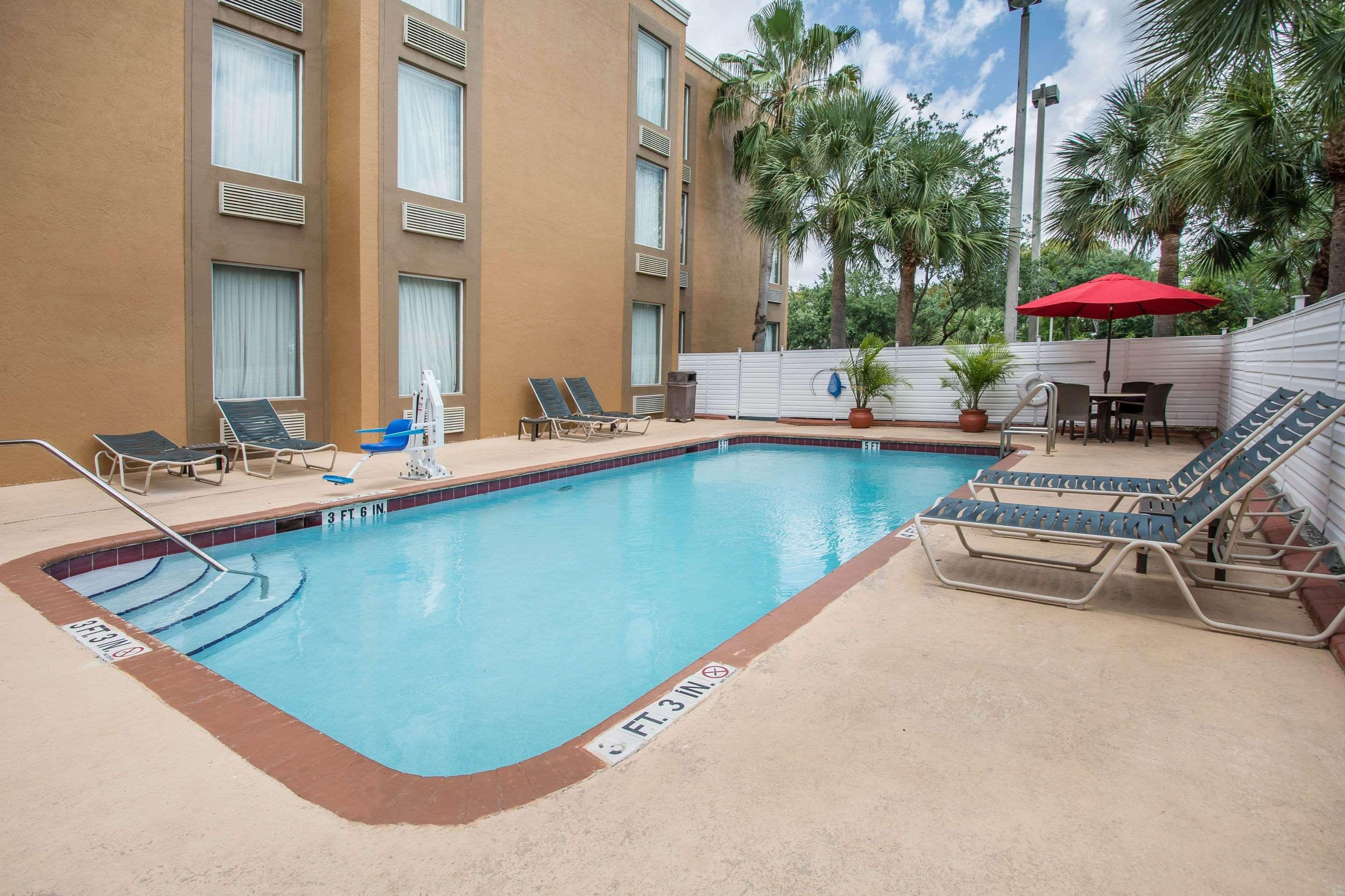 Comfort Inn & Suites Fort Lauderdale — photo 5