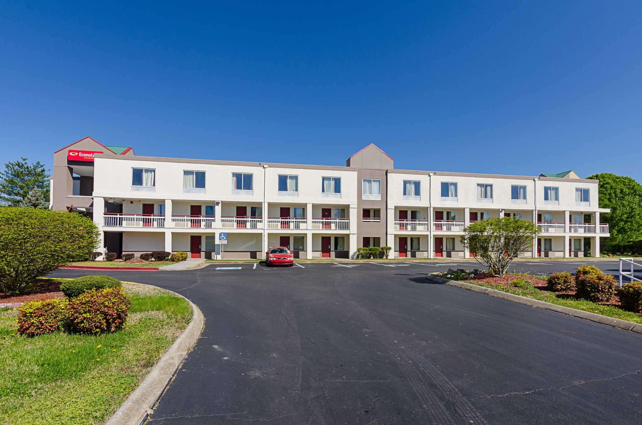 Econo Lodge Inn & Suites — photo 3