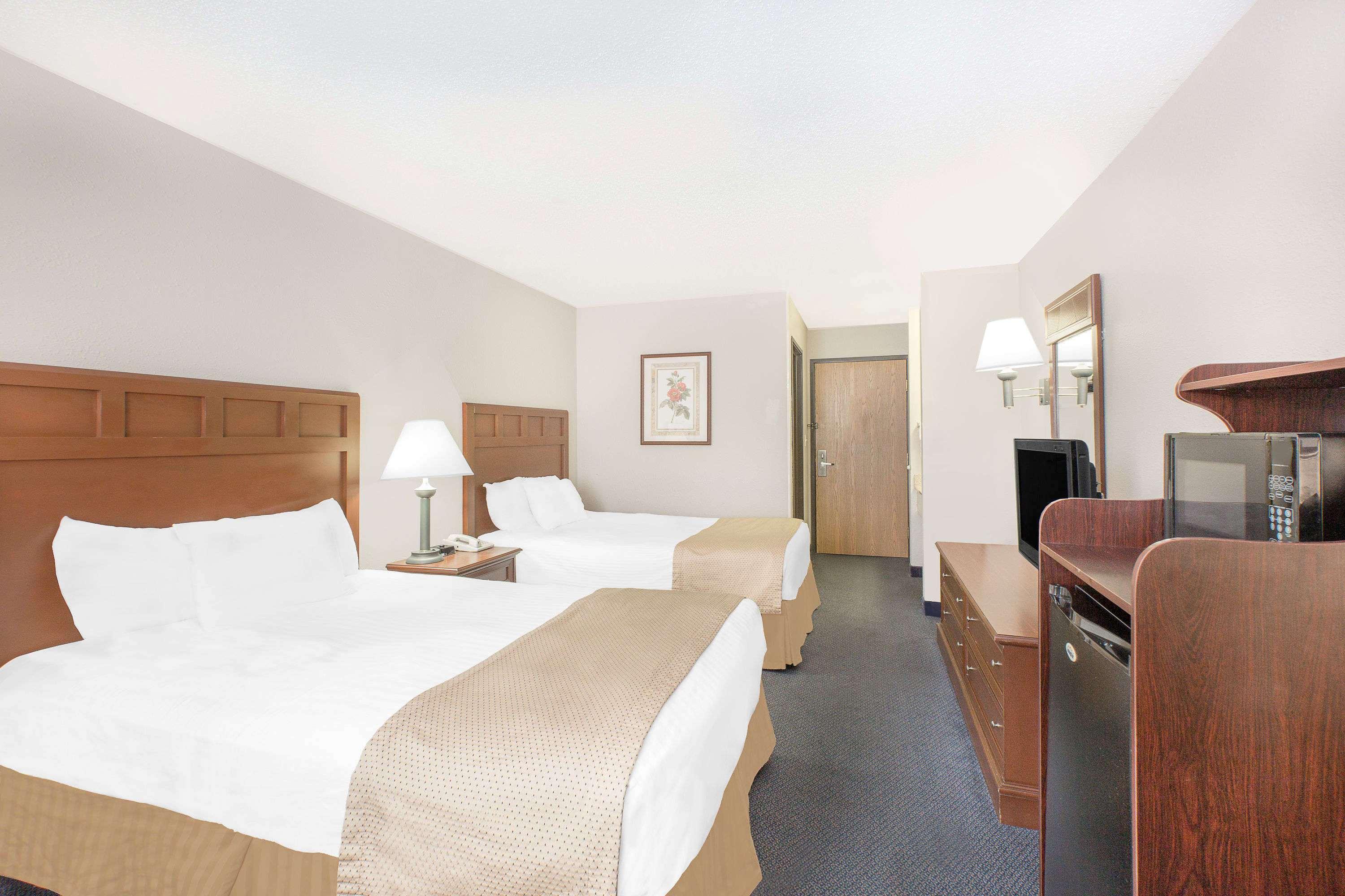 Baymont Inn & Suites Boone — photo 3