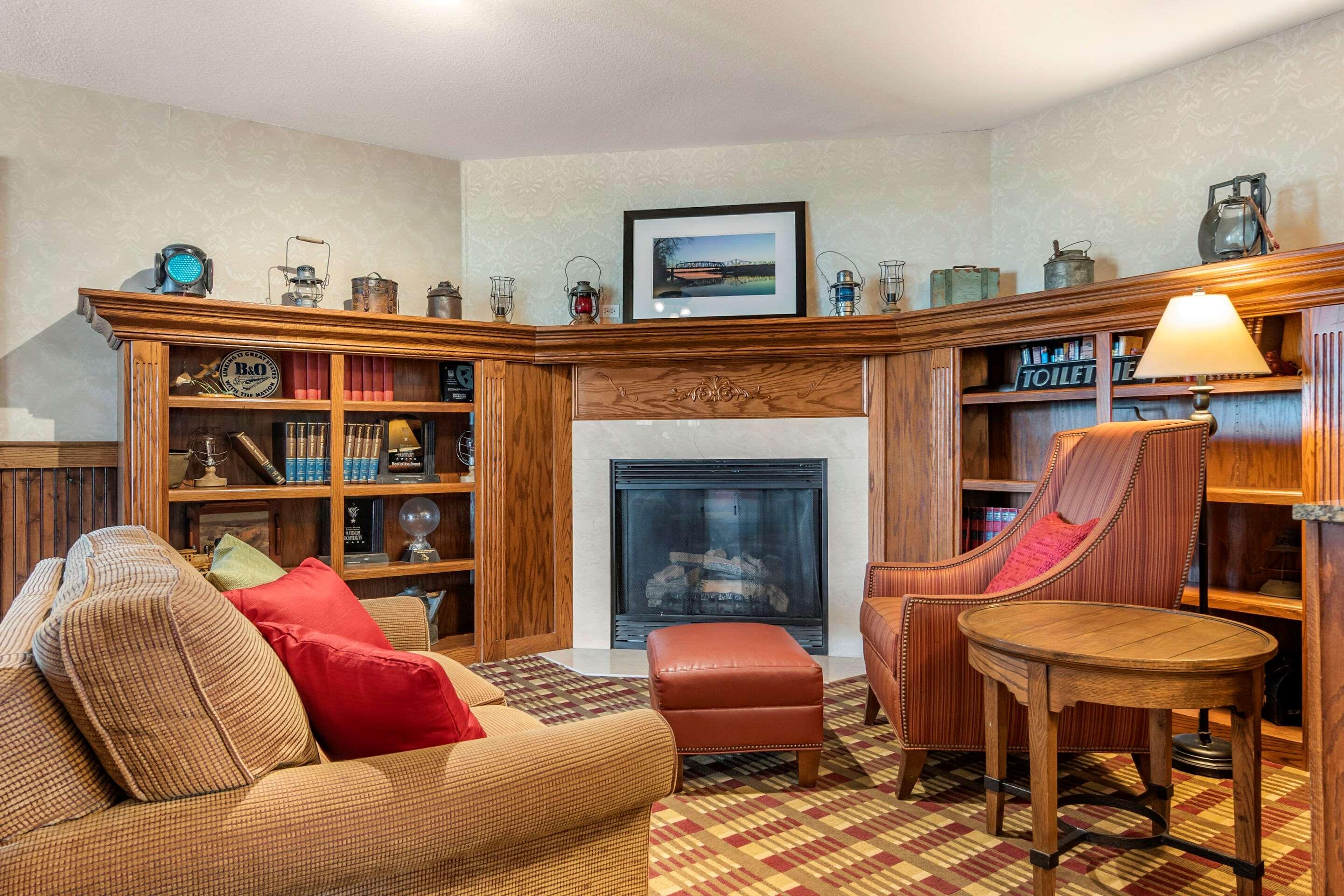 Comfort Inn Warrensburg Station — photo 4