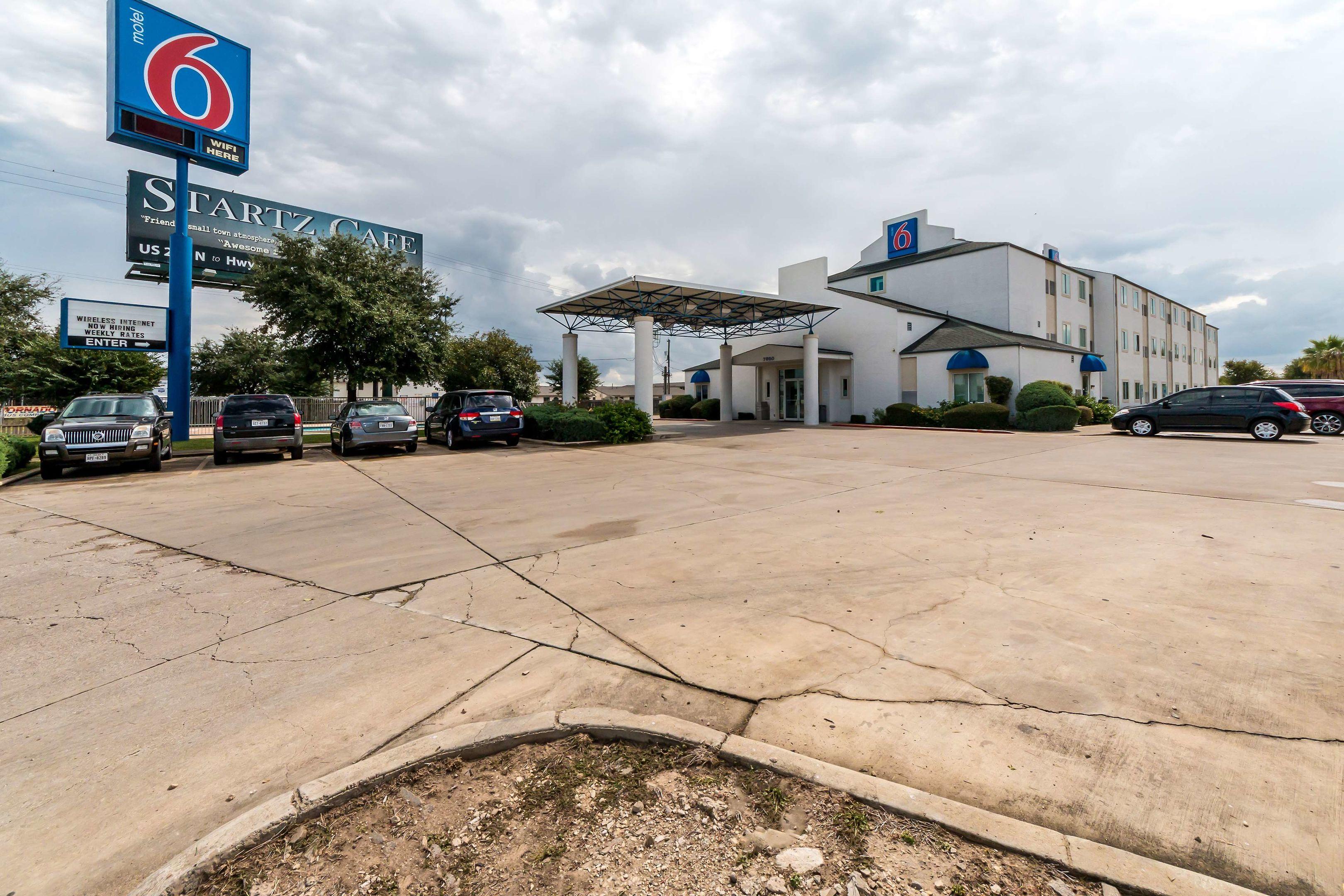 Motel 6 San Antonio South — photo 4